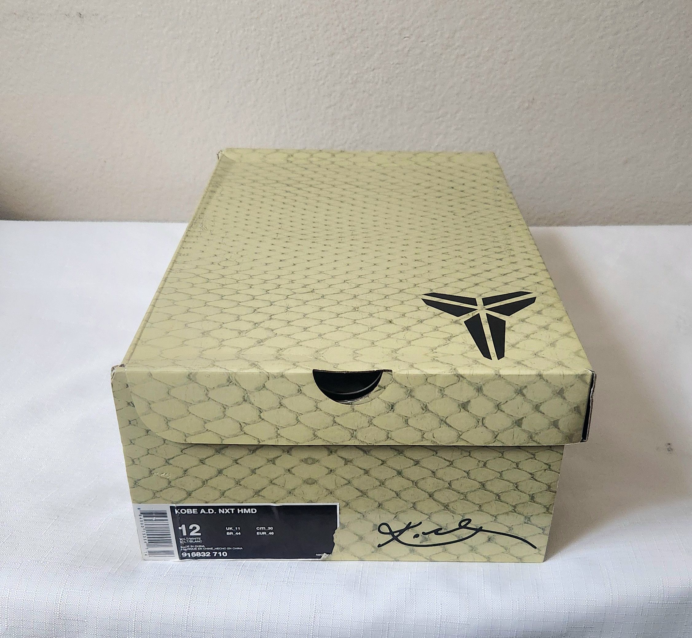 Nike Nike Kobe AD NXT Low VOLT Grinch 916832-710 Basketball SZ 12 Size US 12 / EU 45 - 2 Thumbnail