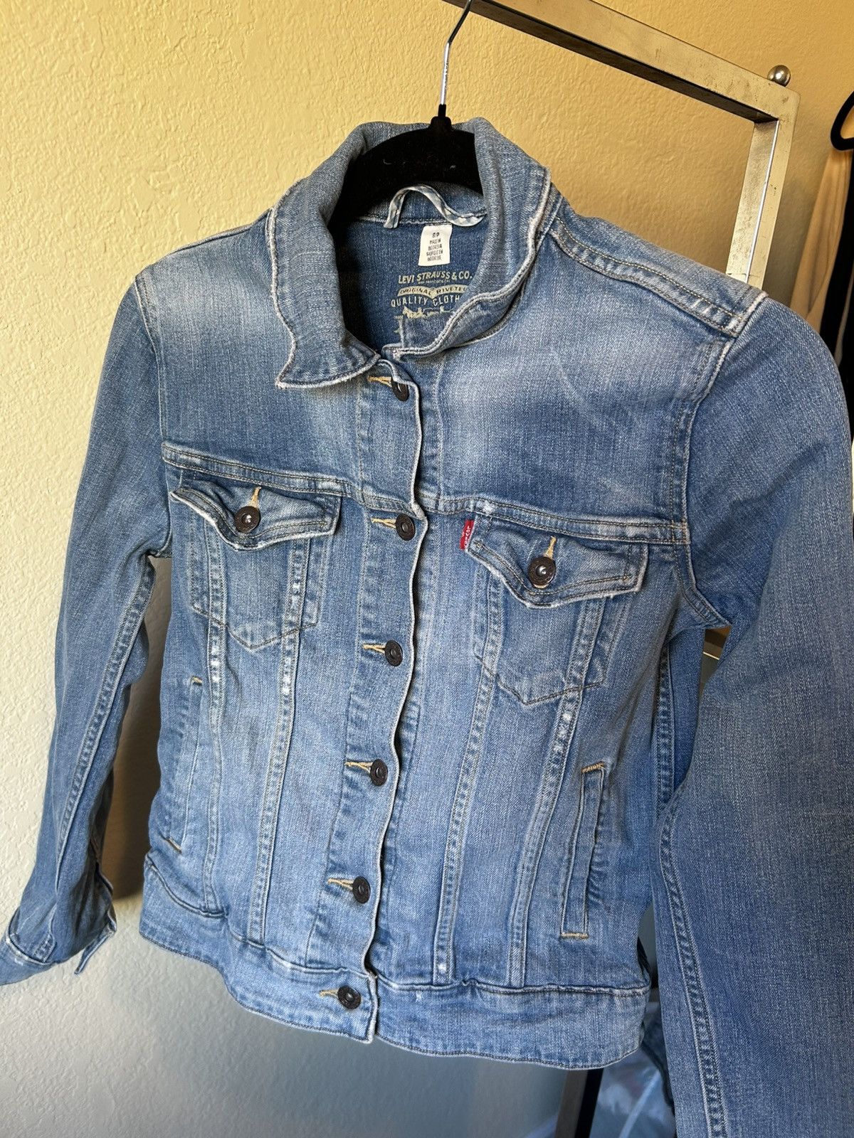 Levi's Levi’s Trucker Denim Cropped Jacket Size S / US 4 / IT 40 - 1 Thumbnail