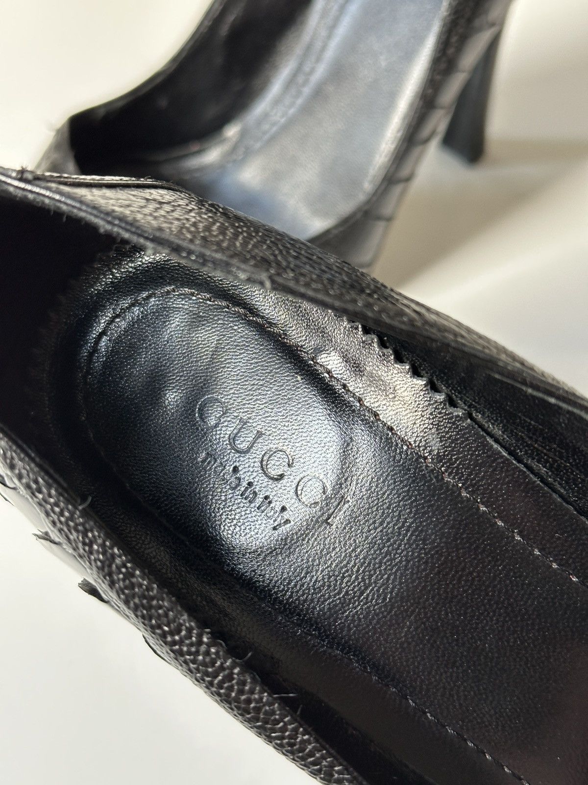 Gucci Gucci by Tom Ford Alligator Leather Black Pointed Toe Heels Size US 5.5 / IT 35.5 - 8 Thumbnail