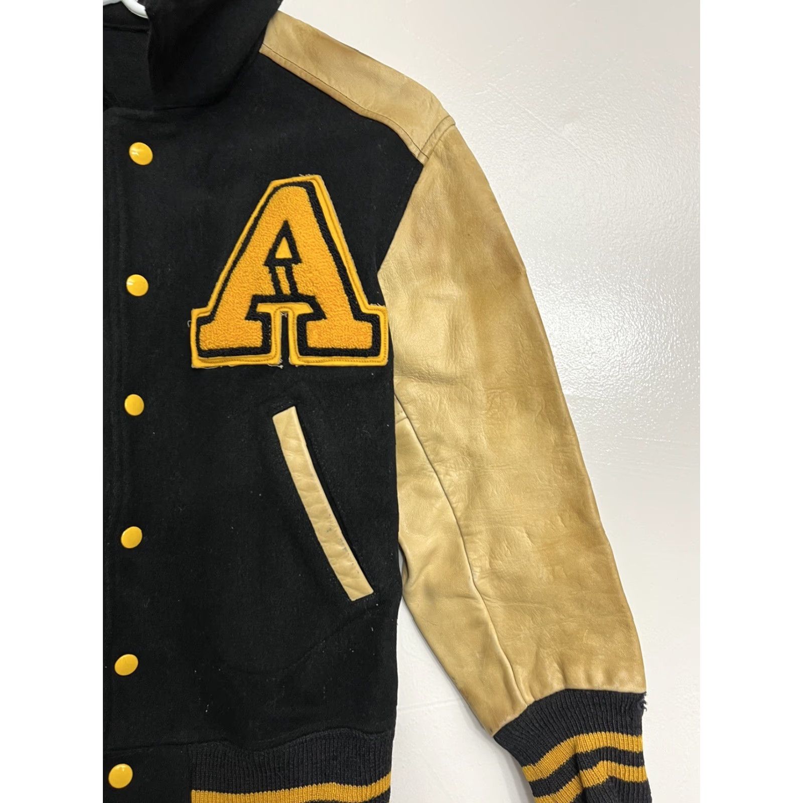 Vintage VINTAGE Holts Letterman Jacket Sz 40 Black Gold Leather School Retro 50s Jock Sz S Mens Size US S / EU 44-46 / 1 - 2 Thumbnail