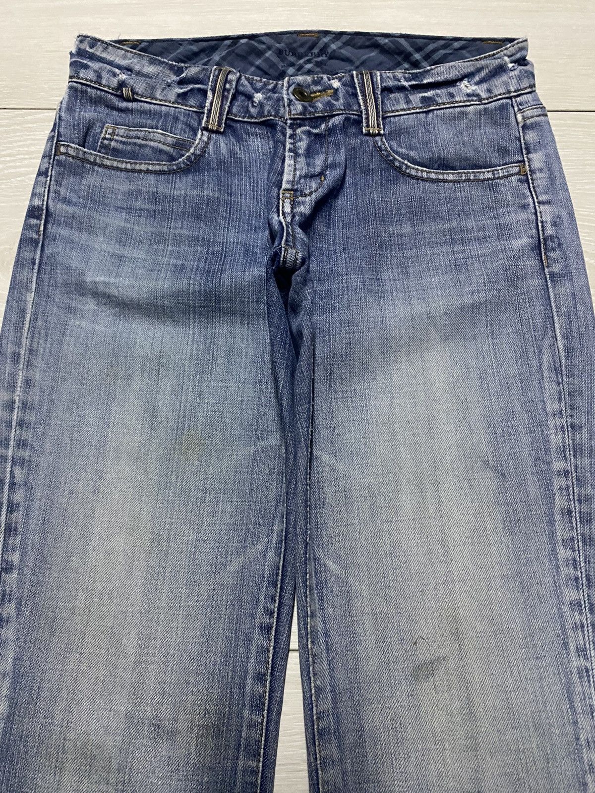 Burberry Vintage Burberry Blue Label Faded Wash Flare Woman Jeans Size US 28 / EU 44 - 3 Thumbnail