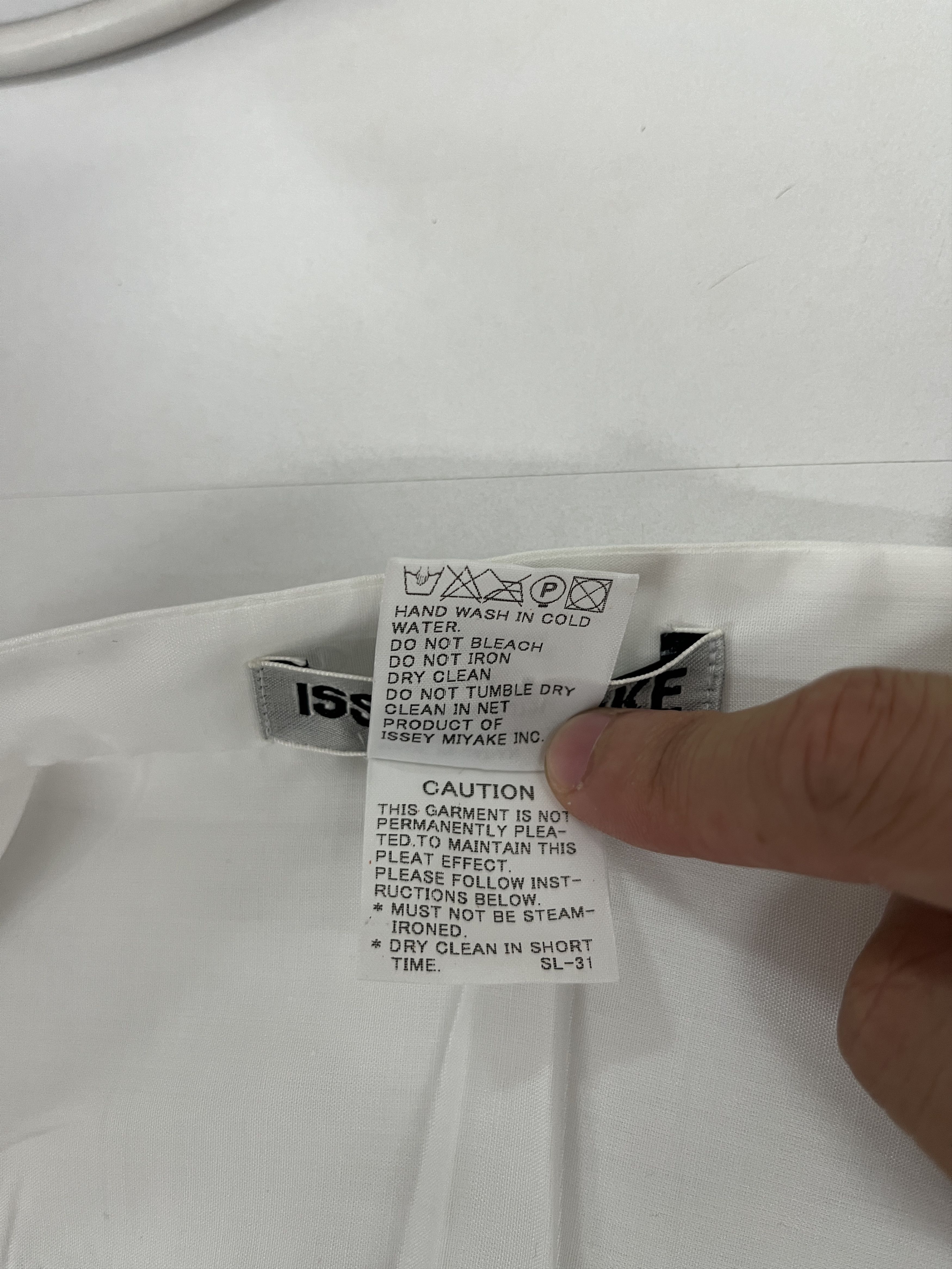 Issey Miyake Issey Miyake Ivory Stand Collar Long Sleeve Shirt Size M / US 6-8 / IT 42-44 - 7 Thumbnail