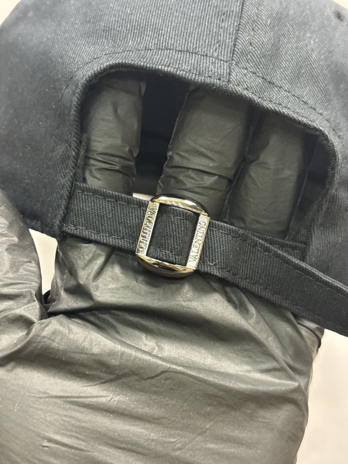 Undercover × Valentino Ss20 Undercover x Valentino V Face Hat(Black/OS) Size ONE SIZE - 6 Thumbnail