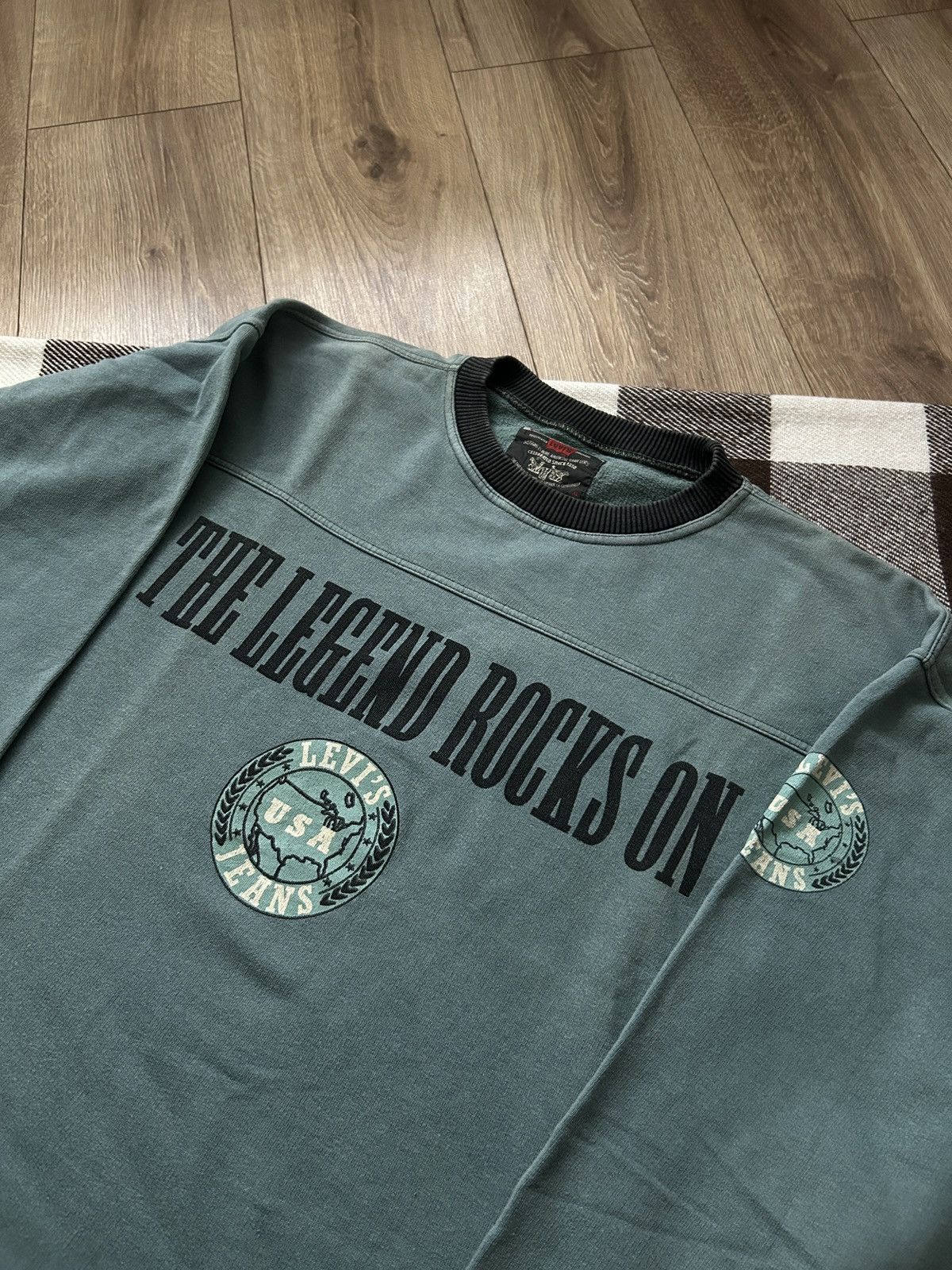 Levi's Vintage Clothing × Vintage Vintage Levis The Legend Rocks On Usa 🇺🇸 oversized sweatshirt Size US XL / EU 56 / 4 - 2 Thumbnail