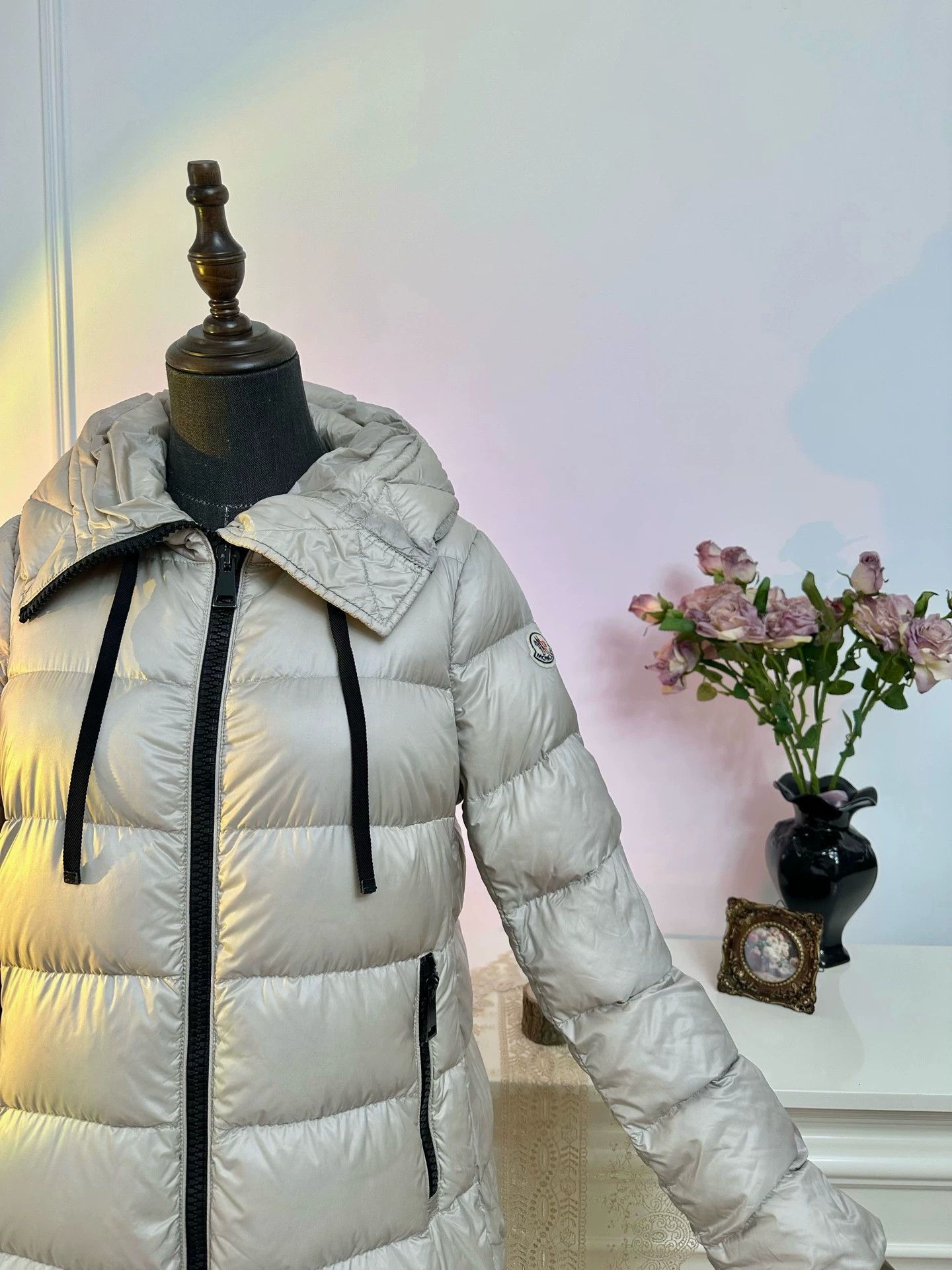 Moncler Moncler Suyen Logo Hooded Down Coat Women's White-Grey 1 Size XS / US 0-2 / IT 36-38 - 5 Thumbnail