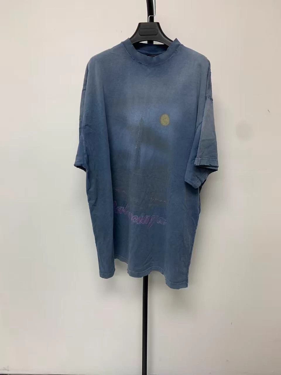 Balenciaga Balenciaga distressed logo oversized crew short Tee unisex Size L / US 10 / IT 46 - 1 Thumbnail