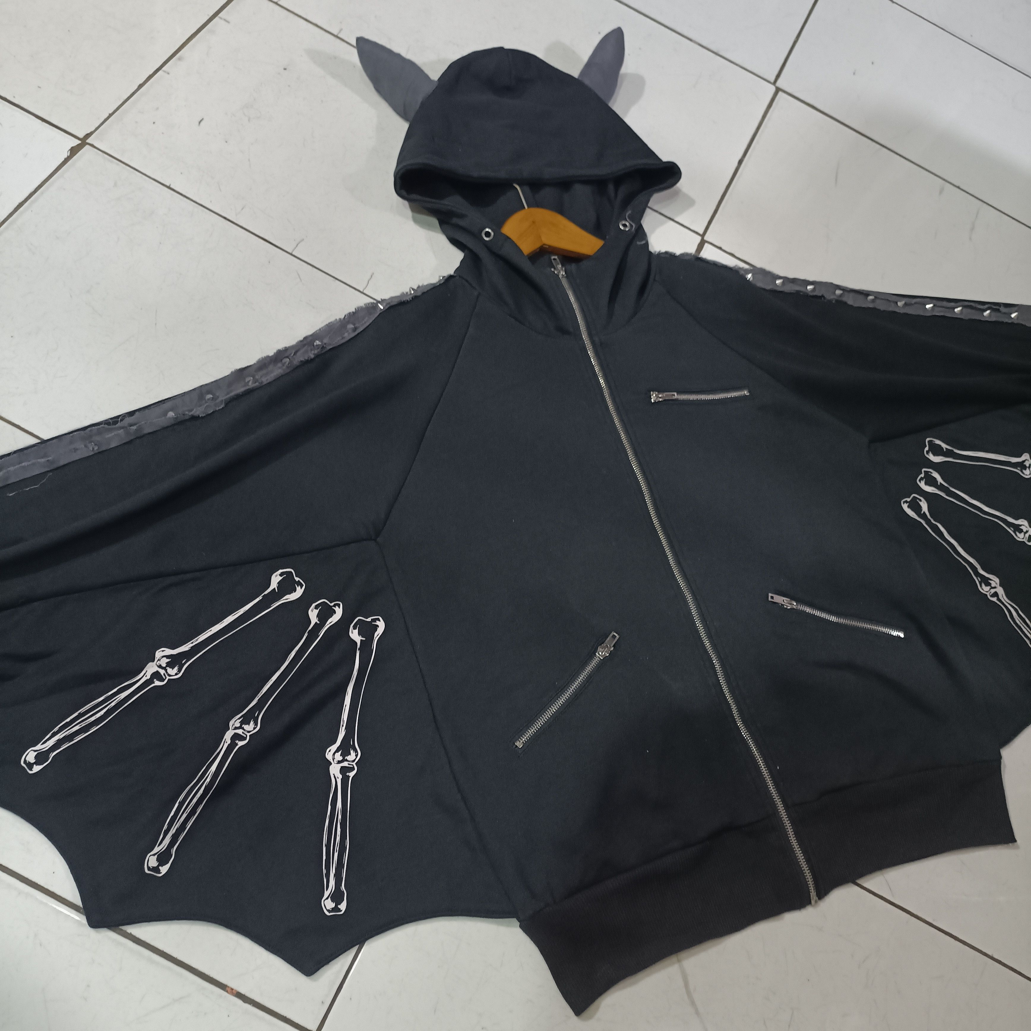 Designer Gald News Durable wear Bat skeleton Hoodie Zip Up Studd Size M / US 6-8 / IT 42-44 - 4 Thumbnail