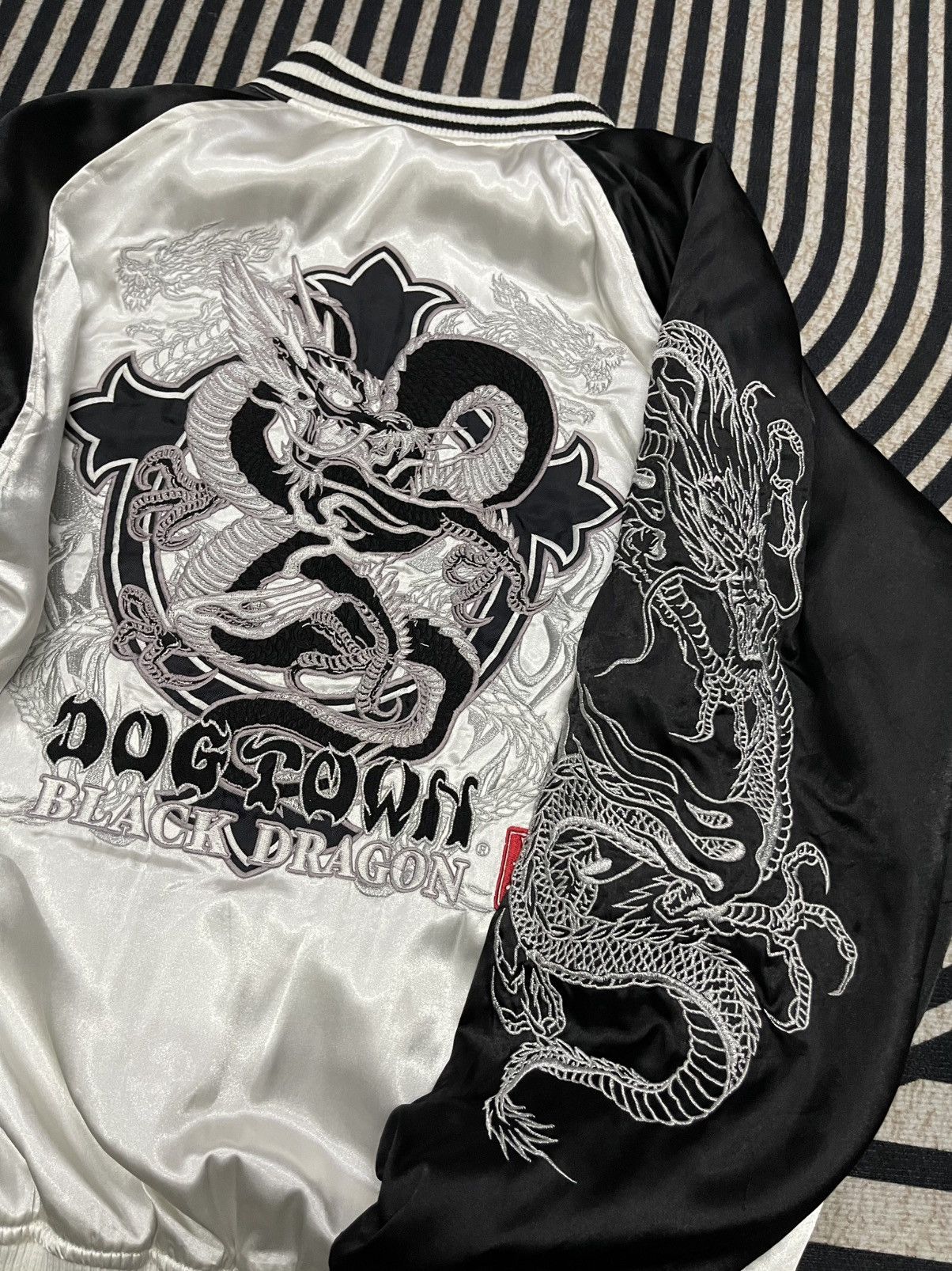 Dogtown 2000s DOGTOWN BLACK DRAGON SUKAJAN EMBROIDERED DRAGON RARE Size US XL / EU 56 / 4 - 23 Thumbnail