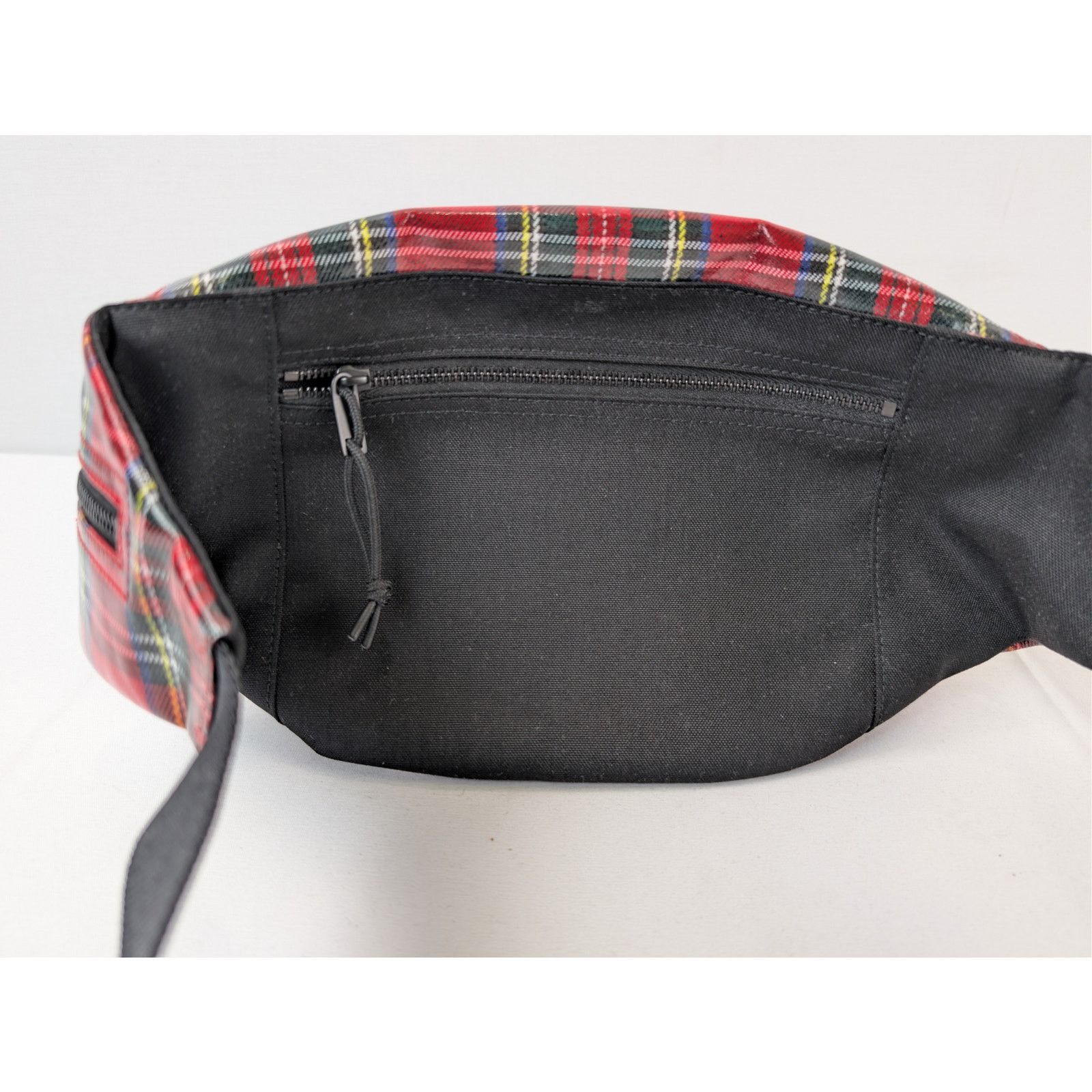 o1rshd1 Size: OS / Tartan Belt Bag in Multicolor