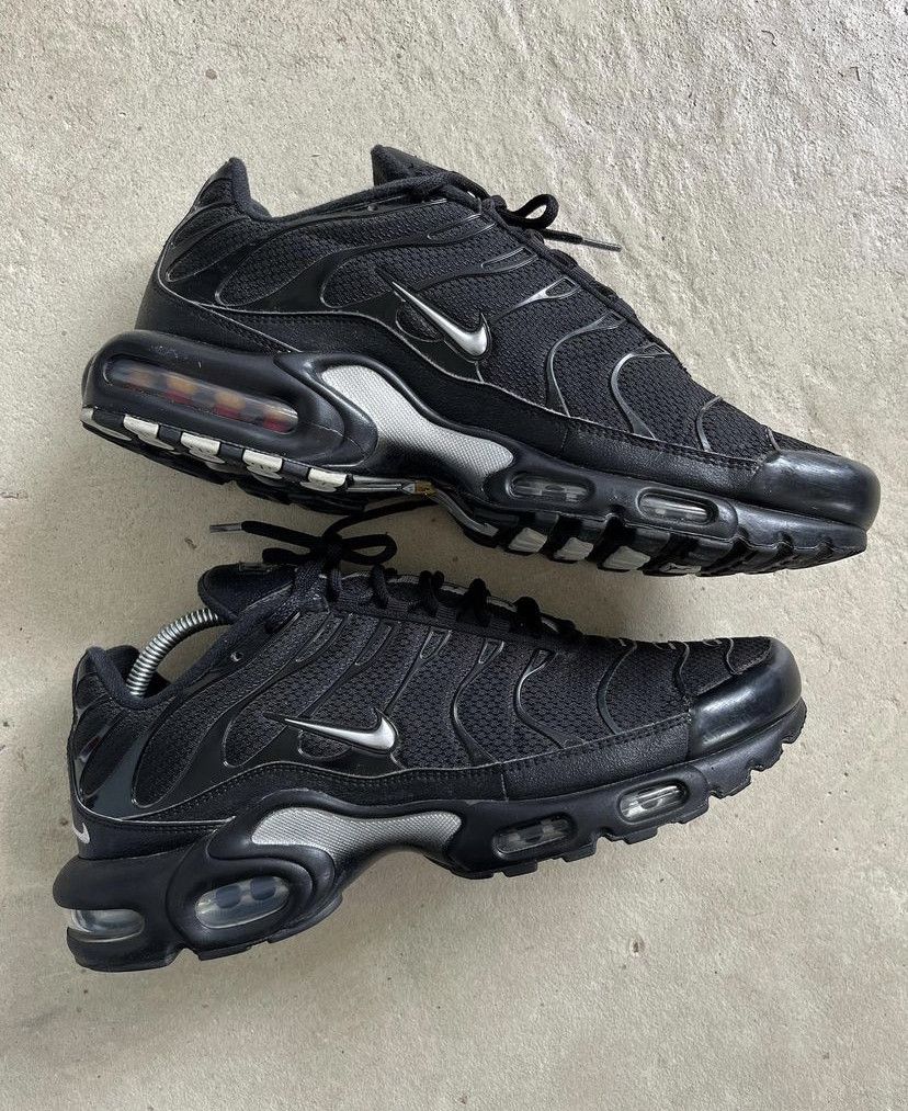 Nike nike tn triple black mini c swoosh reflective air Size US 12 / EU 45 - 4 Thumbnail