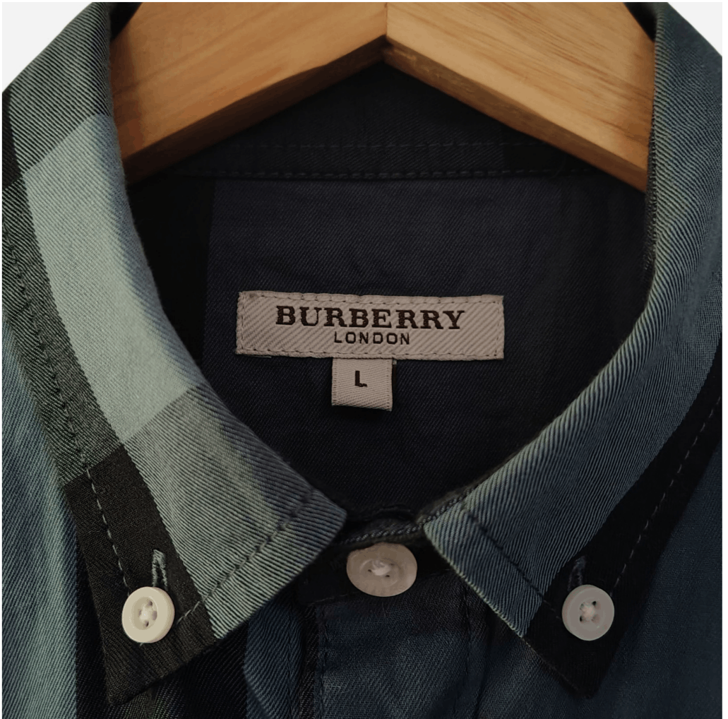 Burberry Burberry Navy Monogram Button Up Size US M / EU 48-50 / 2 - 3 Thumbnail