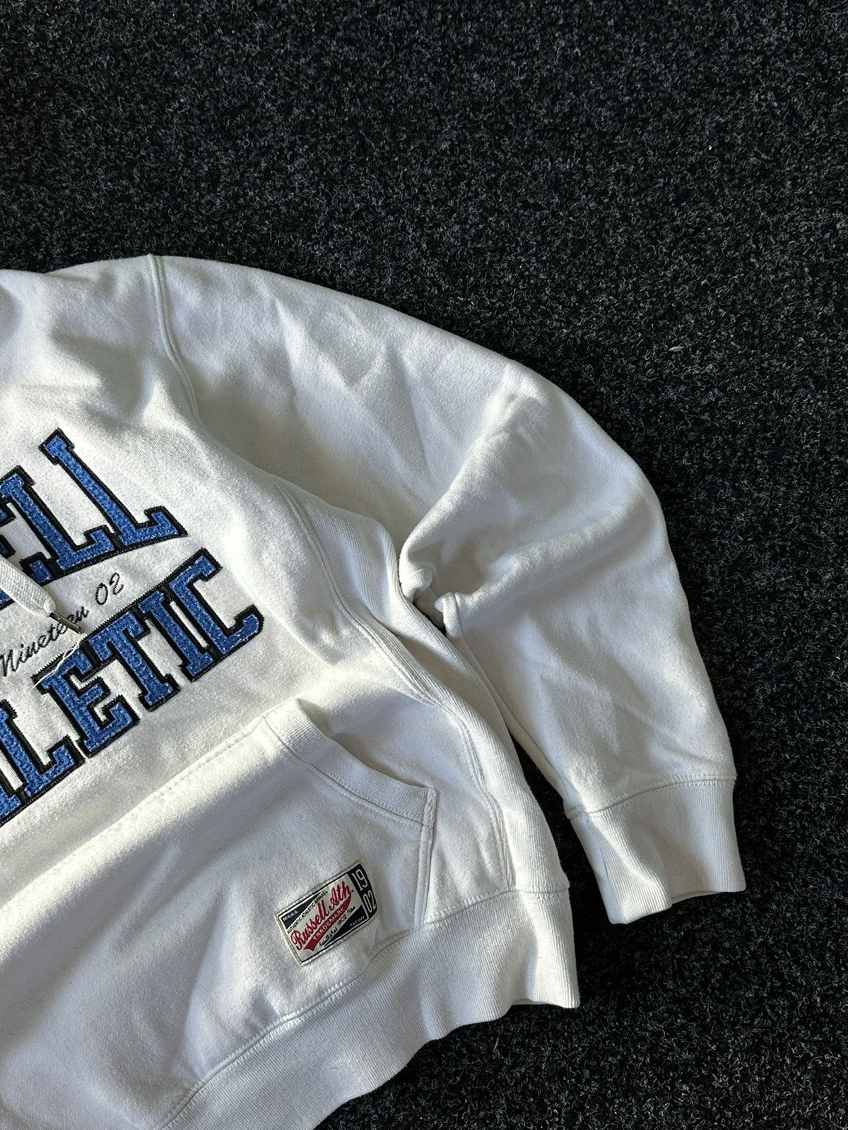 Russell Athletic × Vintage 🚨Vintage Grey Russell Athletic BIG LOGO Hoodie Size S WHITE Size US S / EU 44-46 / 1 - 3 Thumbnail