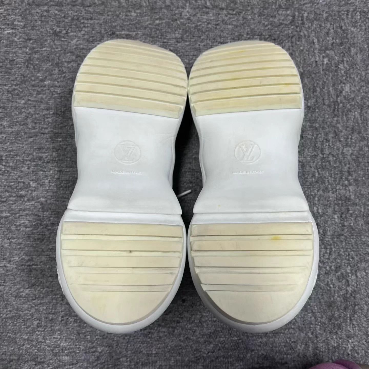 Louis Vuitton LV Classic Monogram White Low Top Sneaker Women's 36.5 Size US 5.5 / IT 35.5 - 6 Thumbnail
