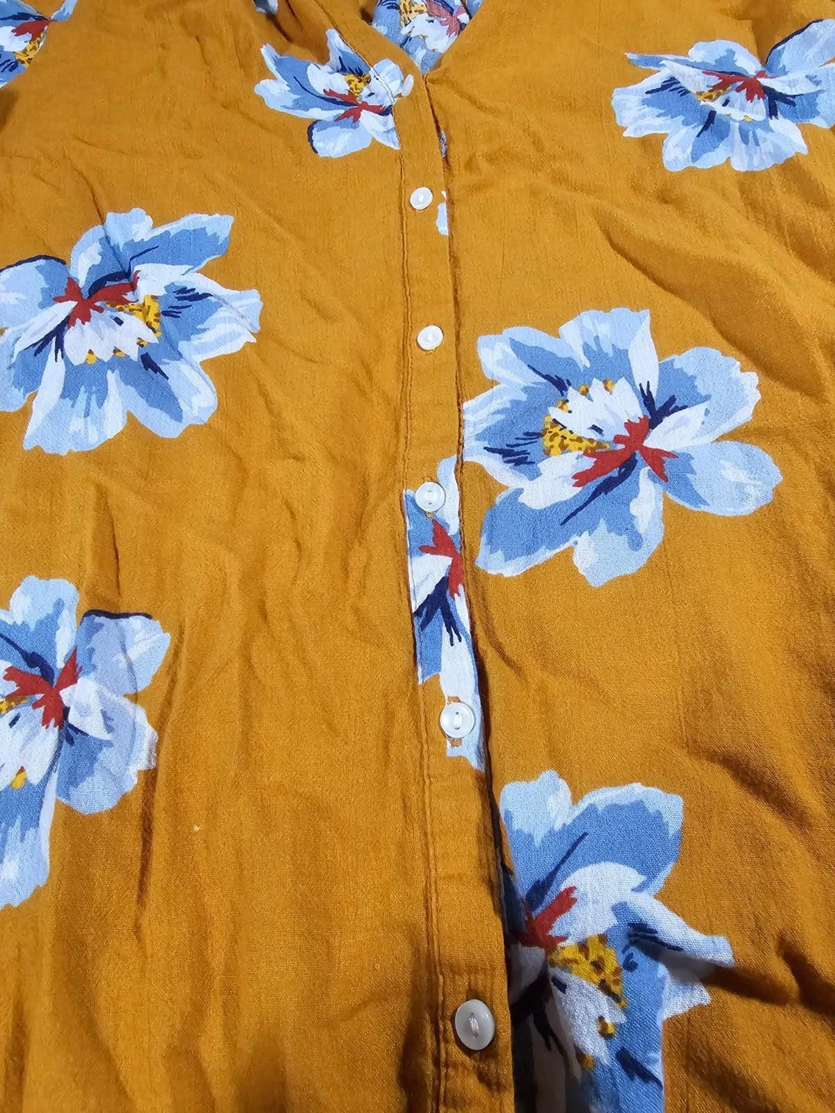 Old Navy Old Navy Yellow Floral Blouse Size Small Size S / US 4 / IT 40 - 2 Thumbnail