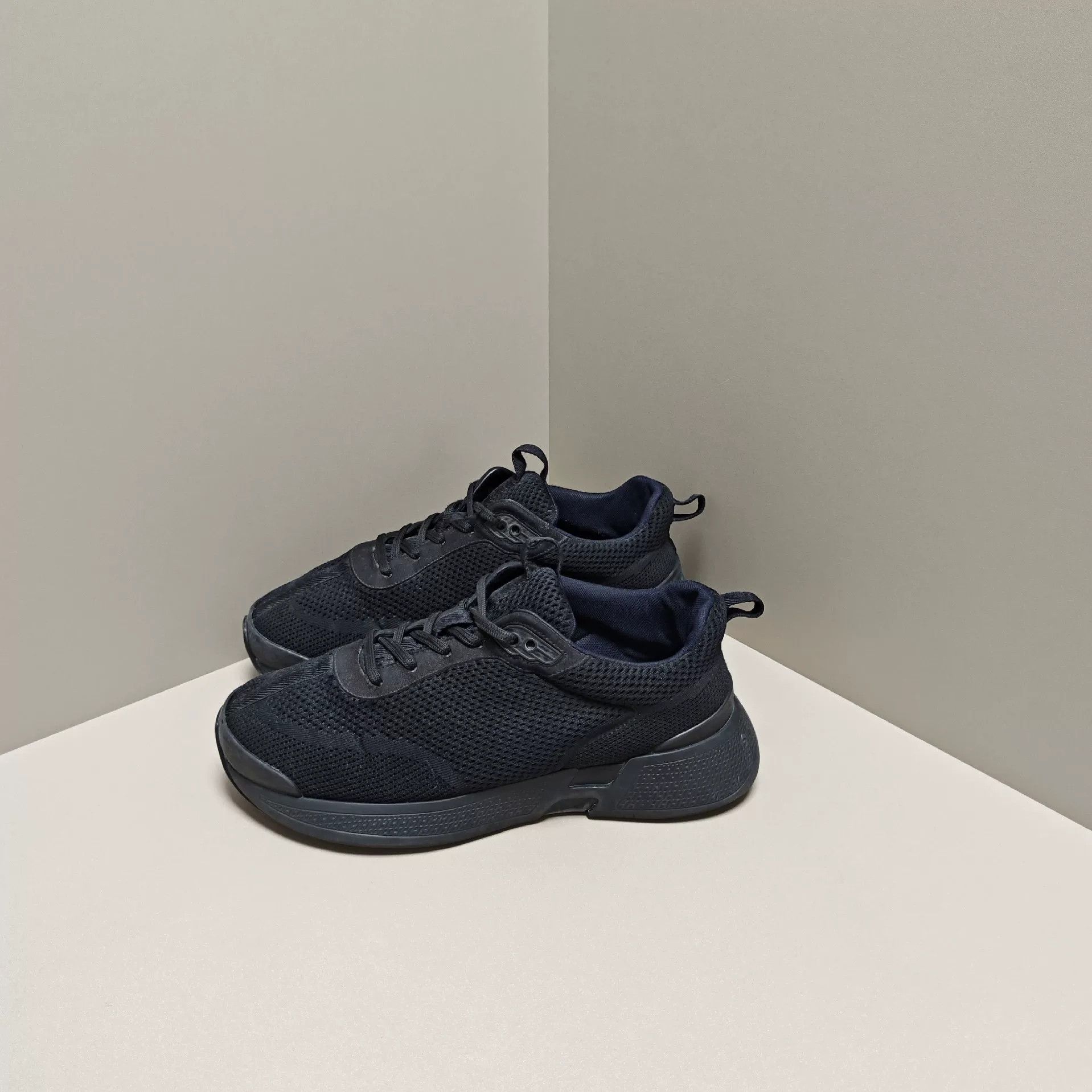 Hermes Hermes Casual Black Lowtop Sneakers 8 Men Size US 8 / EU 41 - 1 Thumbnail