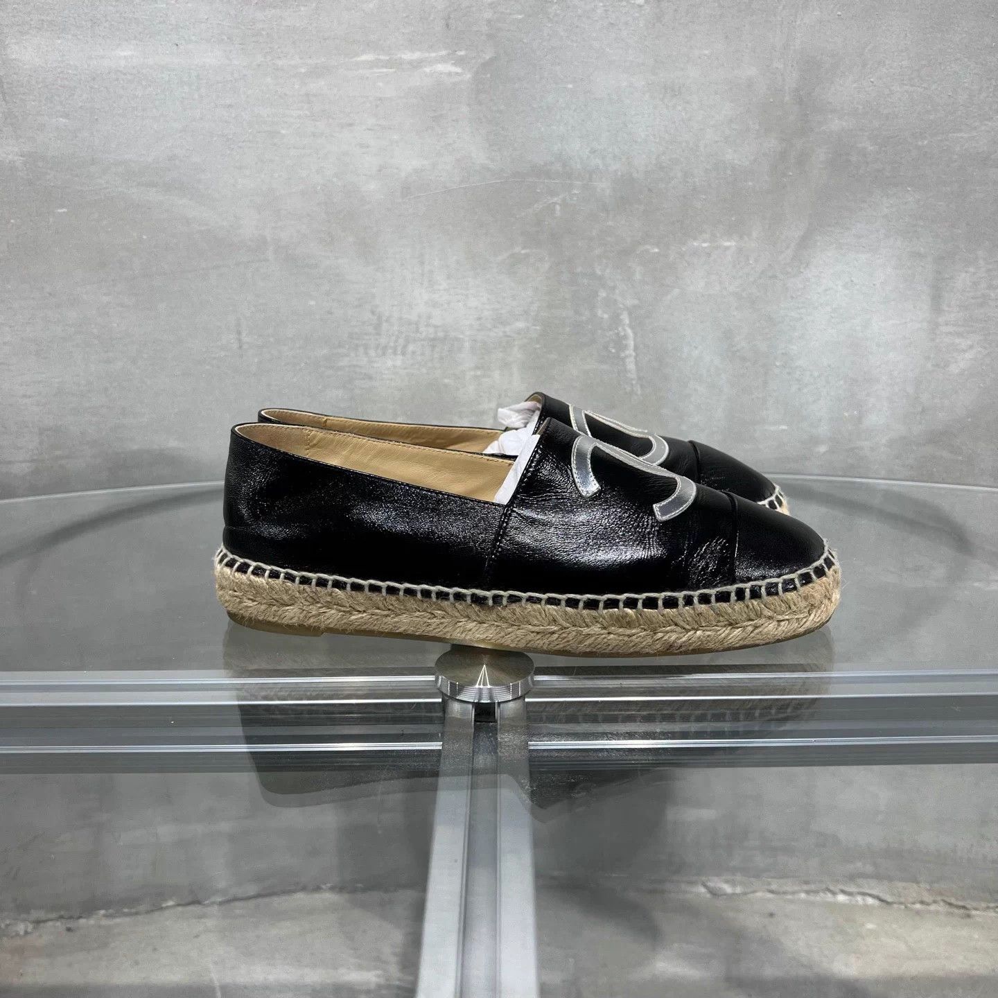 Chanel Chanel Black Silver Slipper Size 38 Size US 7 / IT 37 - 4 Thumbnail