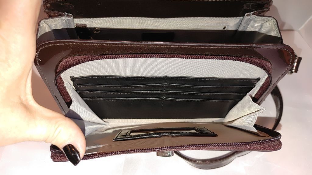 Being Hunted Beijo Metallic Purple Patent Leather Crossbody w. Built Size ONE SIZE - 8 Thumbnail