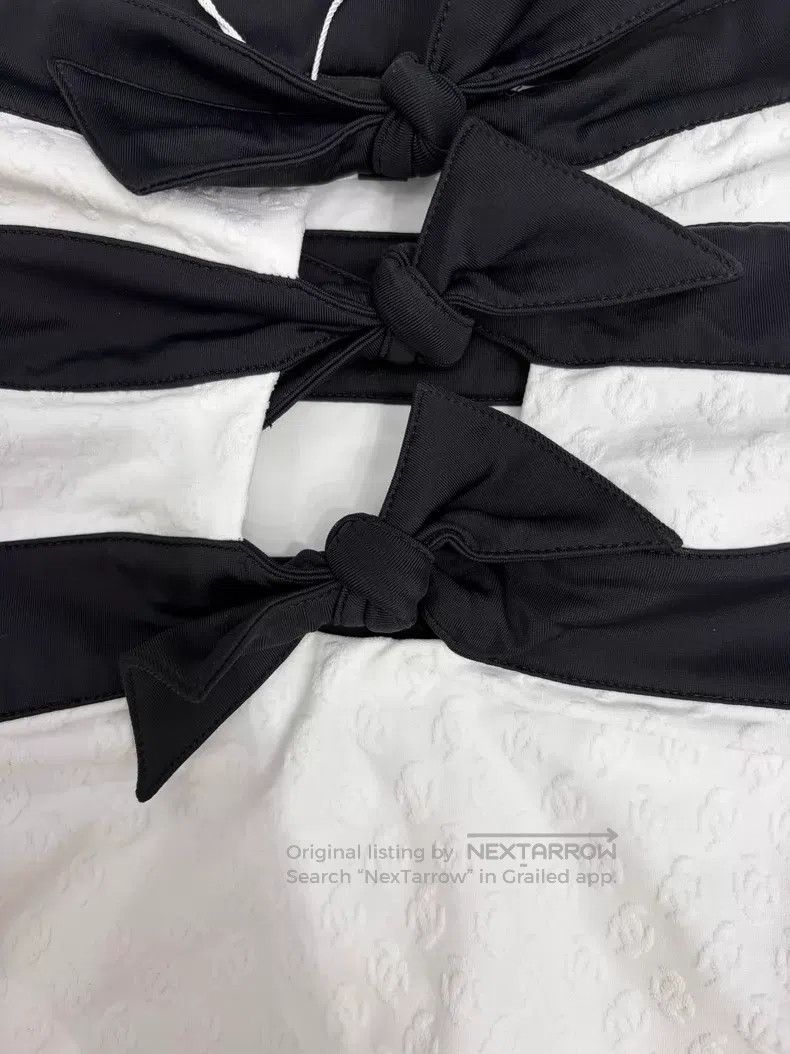 Chanel Chanel Black and white striped bow cc dark pattern one-pie Size 24" / US 00 / IT 34 - 4 Thumbnail