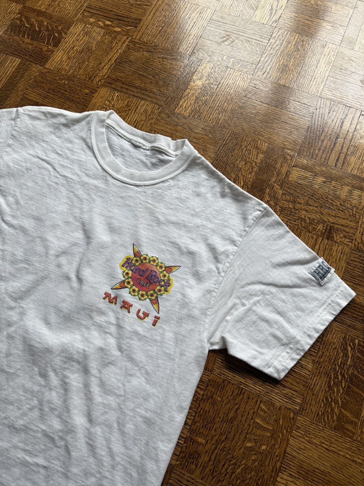 Hard Rock Cafe Vintage Hard Rock Cafe Maui Floral Graphic Tee Size US M / EU 48-50 / 2 - 5 Thumbnail