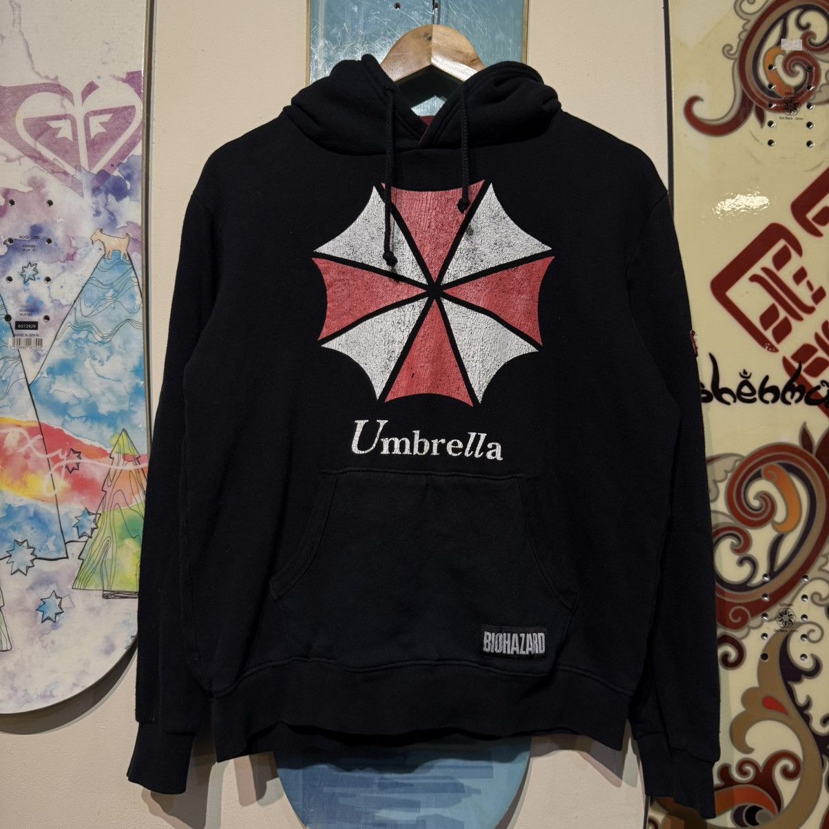 Japanese Brand Resident Evil / Biohazard Umbrella Corp Logo Hoodie Size US M / EU 48-50 / 2 - 1 Thumbnail