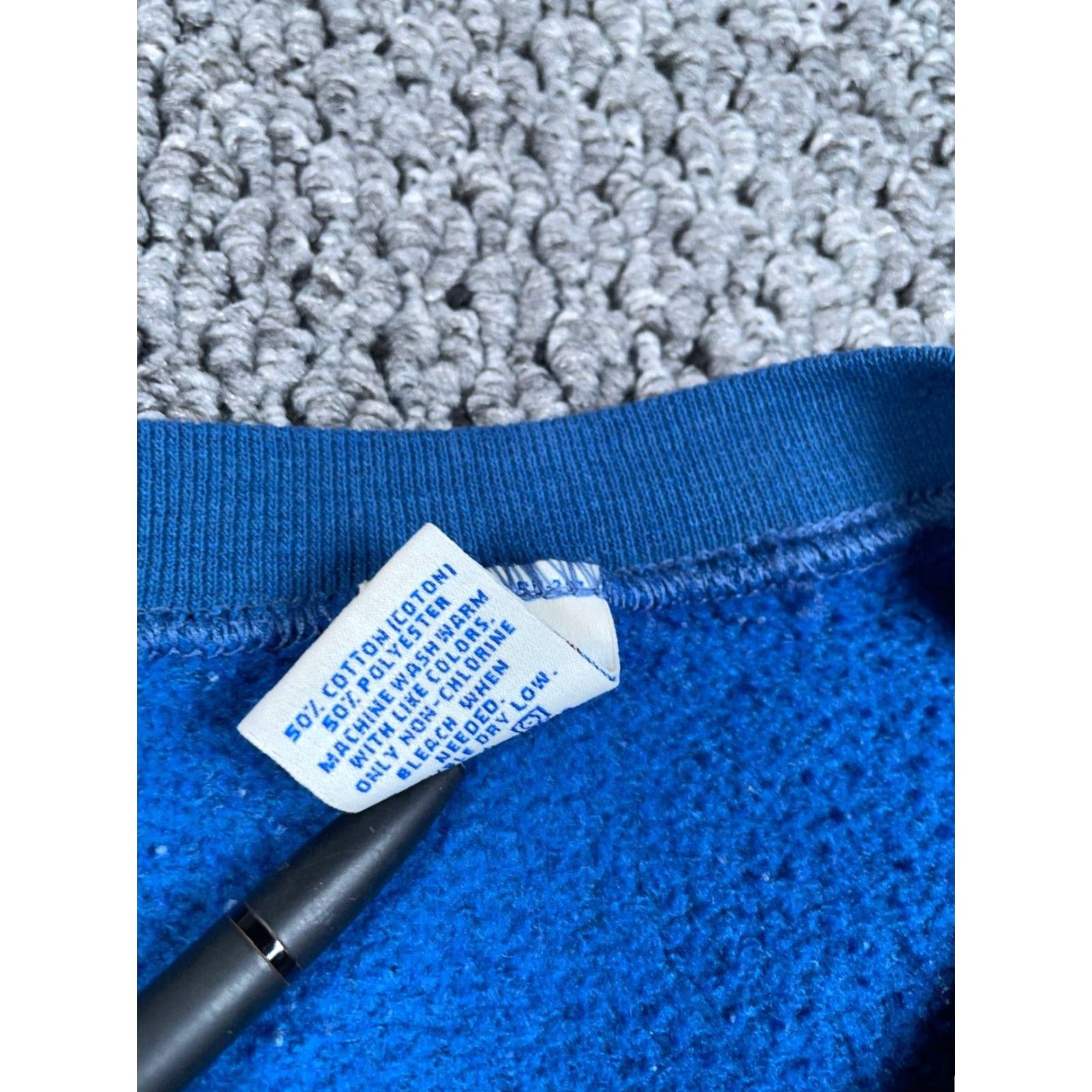 Russell Athletic VTG Russell Athletic Sweatshirt Adult 2XL Blue Crewneck Pullover 50-50 Cotton-Polyester Distressed 90s Mens Size US XXL / EU 58 / 5 - 4 Thumbnail