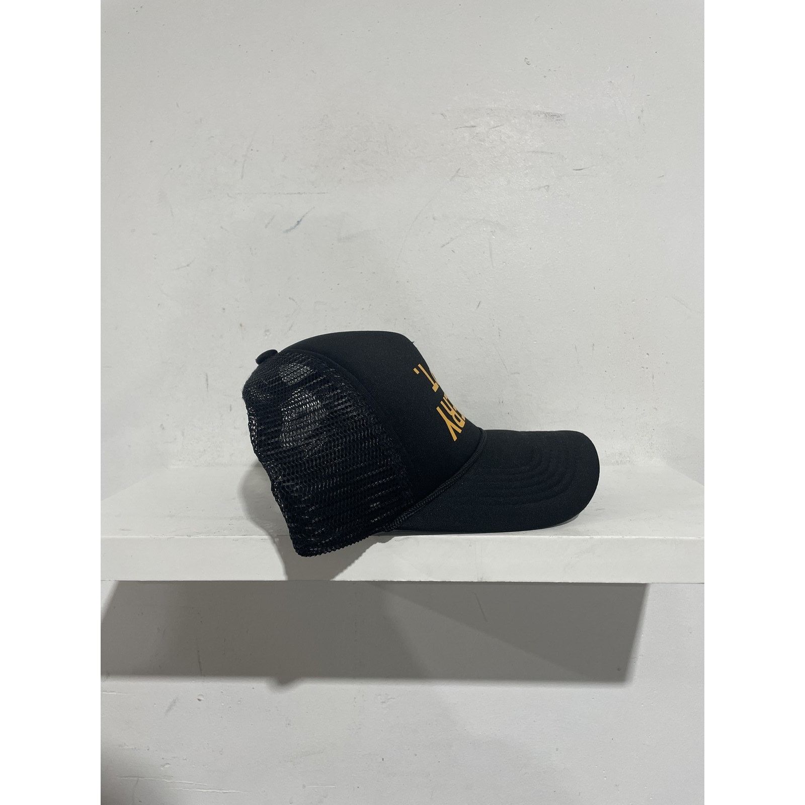 Gallery Dept. GALLERY DEPT. BLACK LOGO MESH TRUCKER CAP PREOWNED Size ONE SIZE - 2 Thumbnail