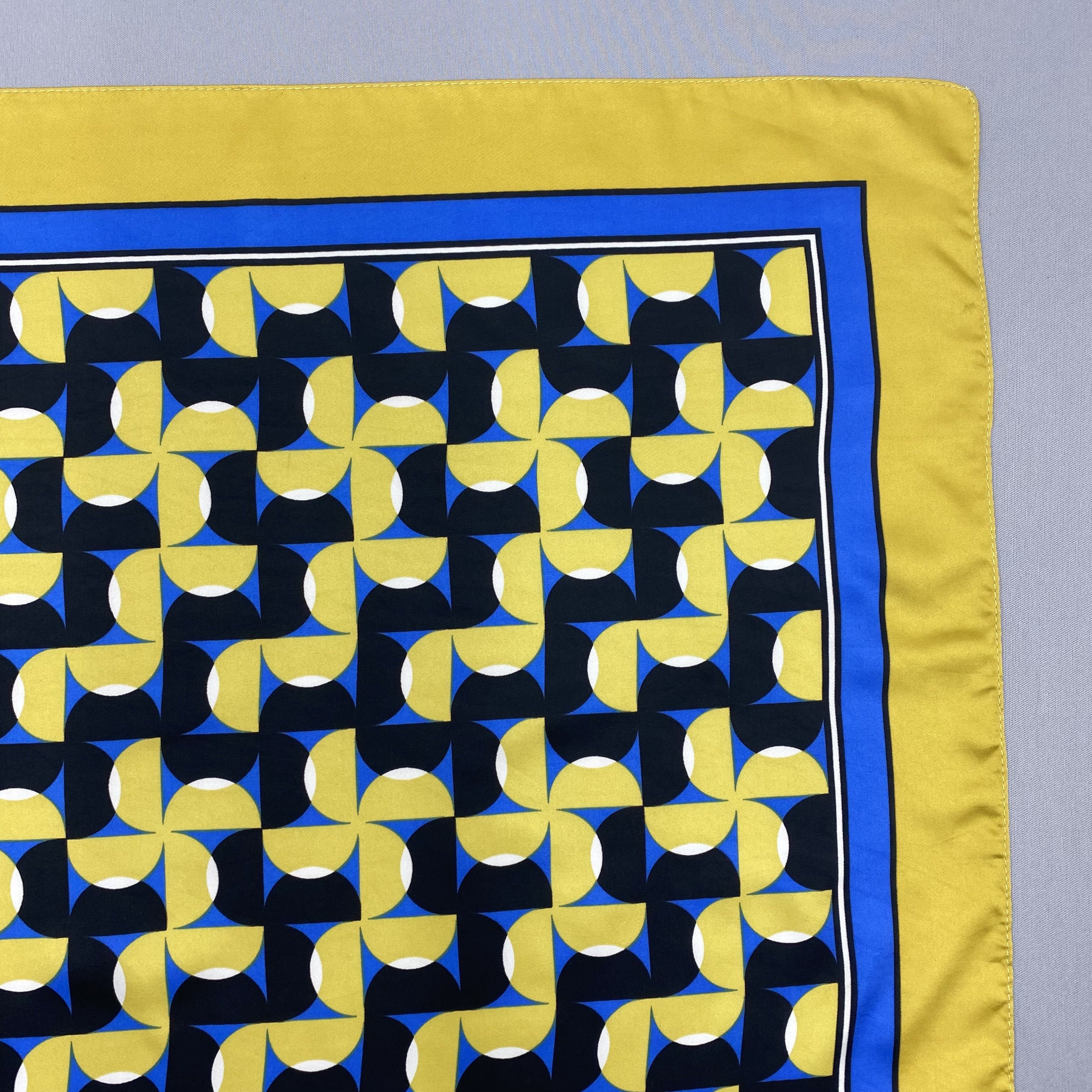 Japanese Brand Vintage Geometric Pinwheel SILK Scarf Twill Wraps Scarves Size ONE SIZE - 6 Thumbnail