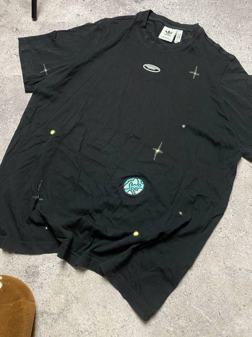 Adidas × Japanese Brand Adidas Space Stars Print Reflective Centre Logo T-Shirt Size US L / EU 52-54 / 3 - 2 Thumbnail