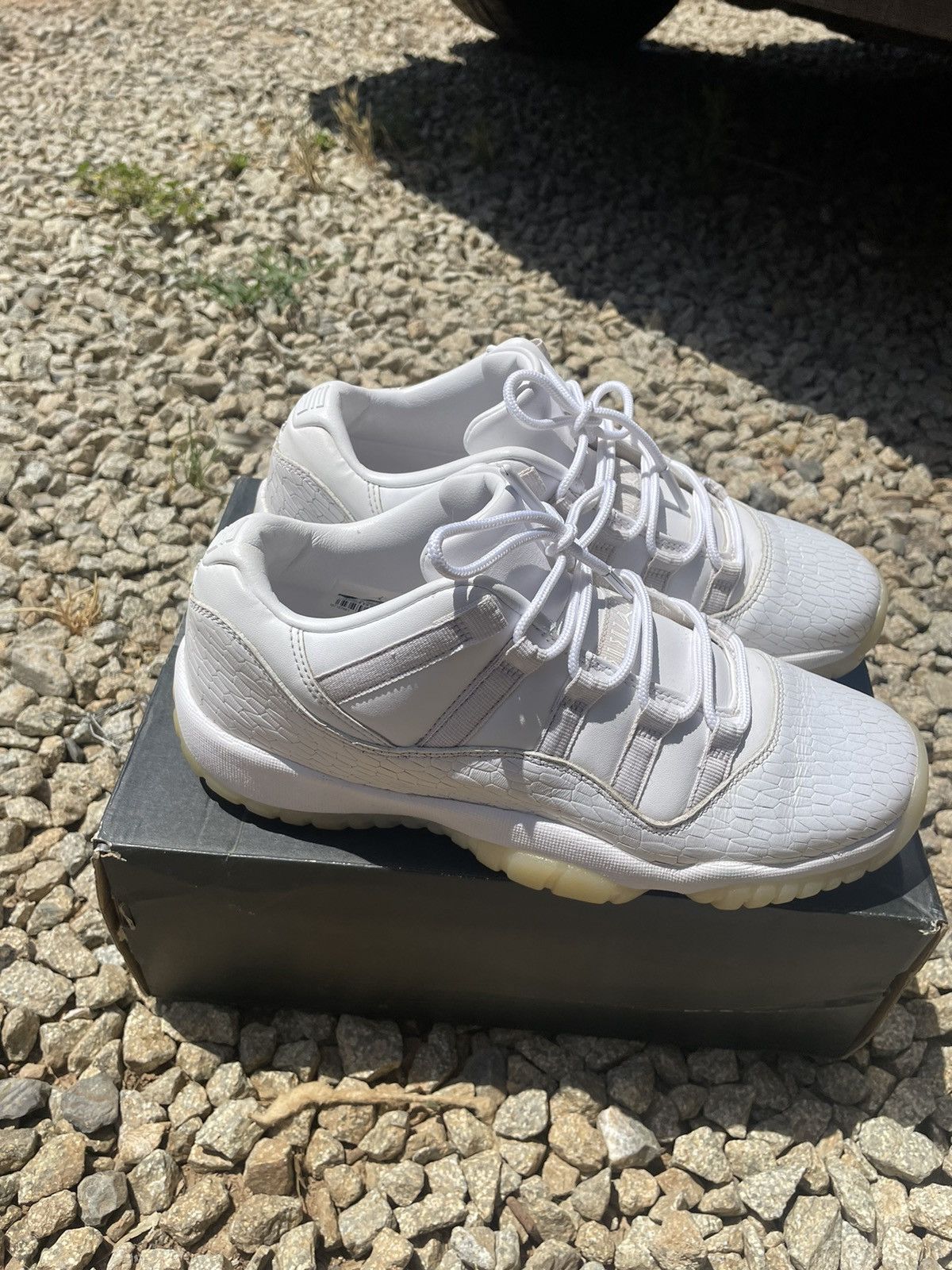 Jordan Brand × Nike Air Jordan 11 heiress pure platinum Size US 8.5 / EU 41-42 - 4 Thumbnail