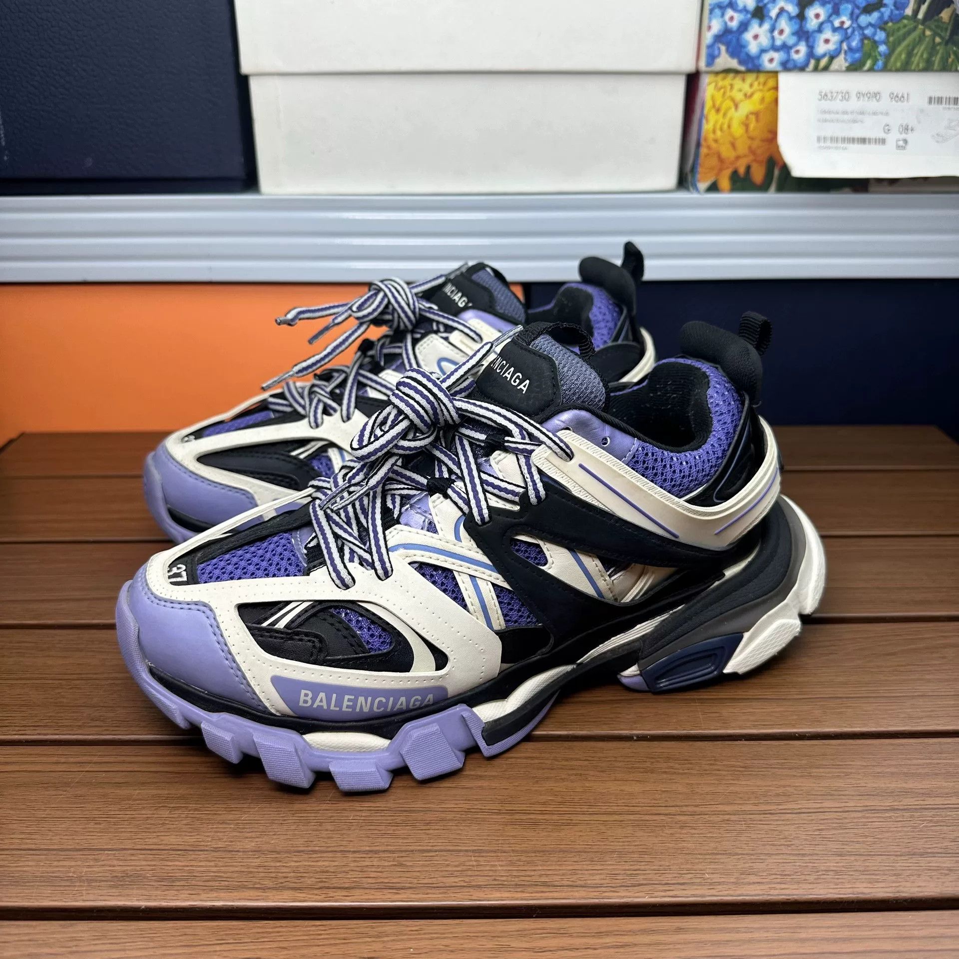 Balenciaga Balenciaga White Lowtop Sneakers it_37 Women Size US 7 / IT 37 - 1 Thumbnail