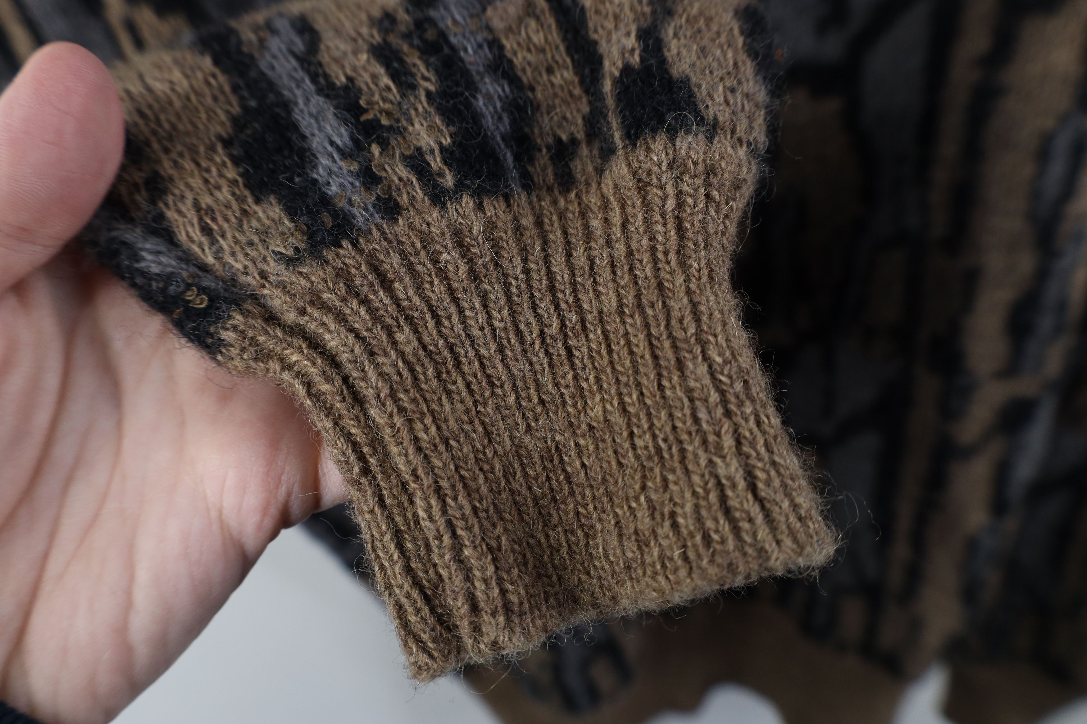 Vintage Vintage 90s Streetwear Blend Knit Camouflage Henley Sweater Size US XL / EU 56 / 4 - 7 Thumbnail