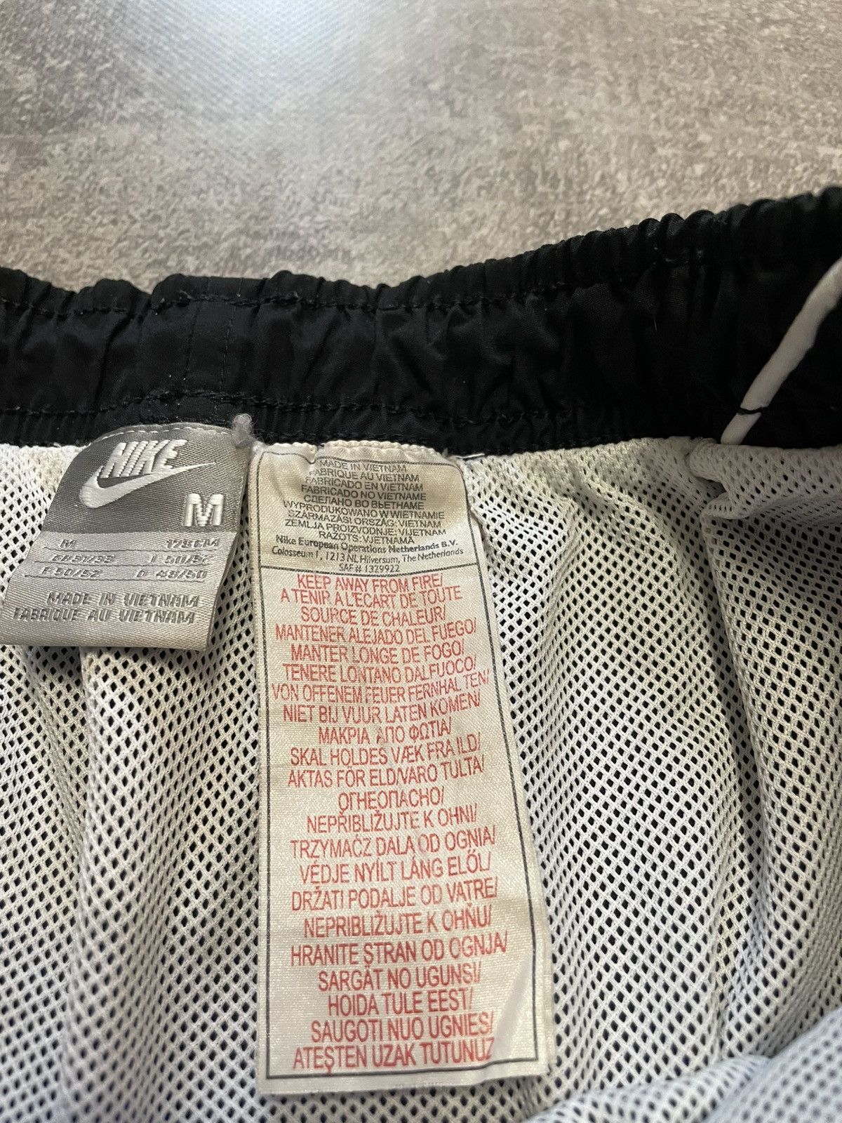 Nike × Vintage Vintage Nike Black Nylon Parachute Shorts Y2K Size M Size US 32 / EU 48 - 10 Thumbnail