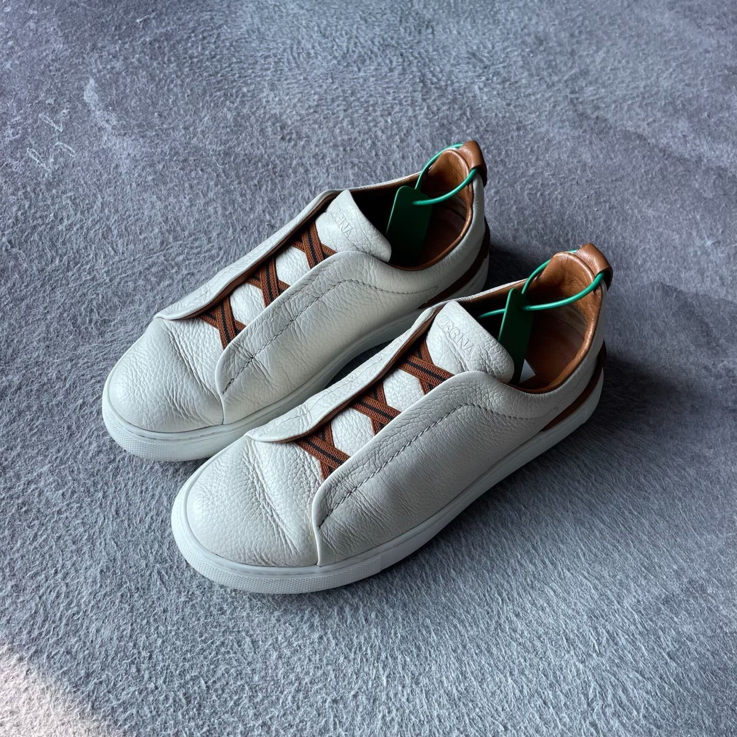 Nike Nike White Lowtop Sneakers S Men Size US 10 / EU 43 - 1 Thumbnail