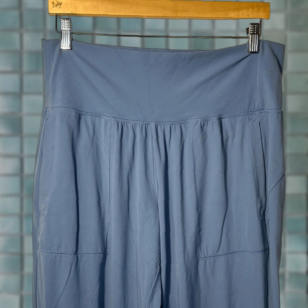 Athleta Athleta Salutation Jogger Blue Pants 1X Pockets Size 40" / US 18 - 1 Thumbnail