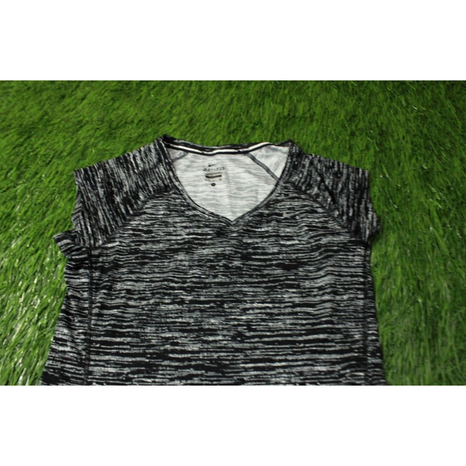 Nike Nike Dri-FIT Running Shirt Women XS/S Black and White Jersey 2014 Training React Men? Size S / US 4 / IT 40 - 2 Thumbnail