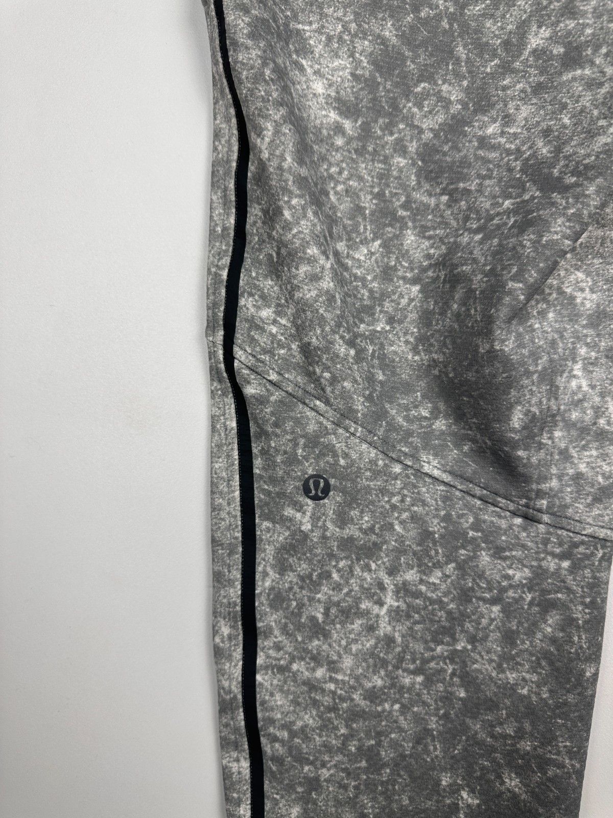 Lululemon Lululemon Textured Tech Pant Mens Grey Size M Size US 32 / EU 48 - 7 Thumbnail