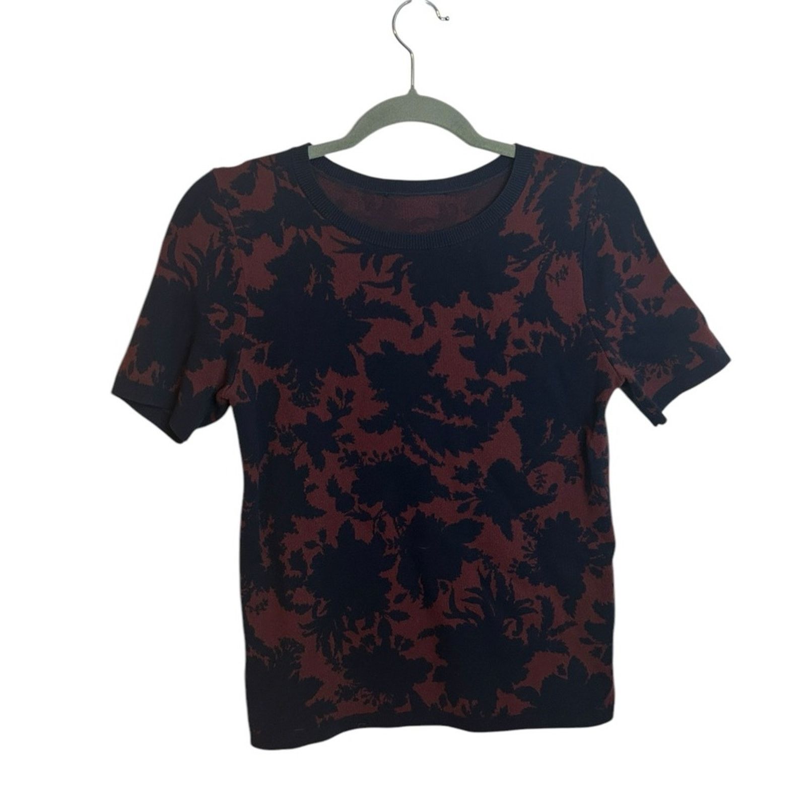 Ann Taylor Ann Taylor Navy Blue Maroon Floral Short Sleeve Sweater Top Size S / US 4 / IT 40 - 1 Thumbnail