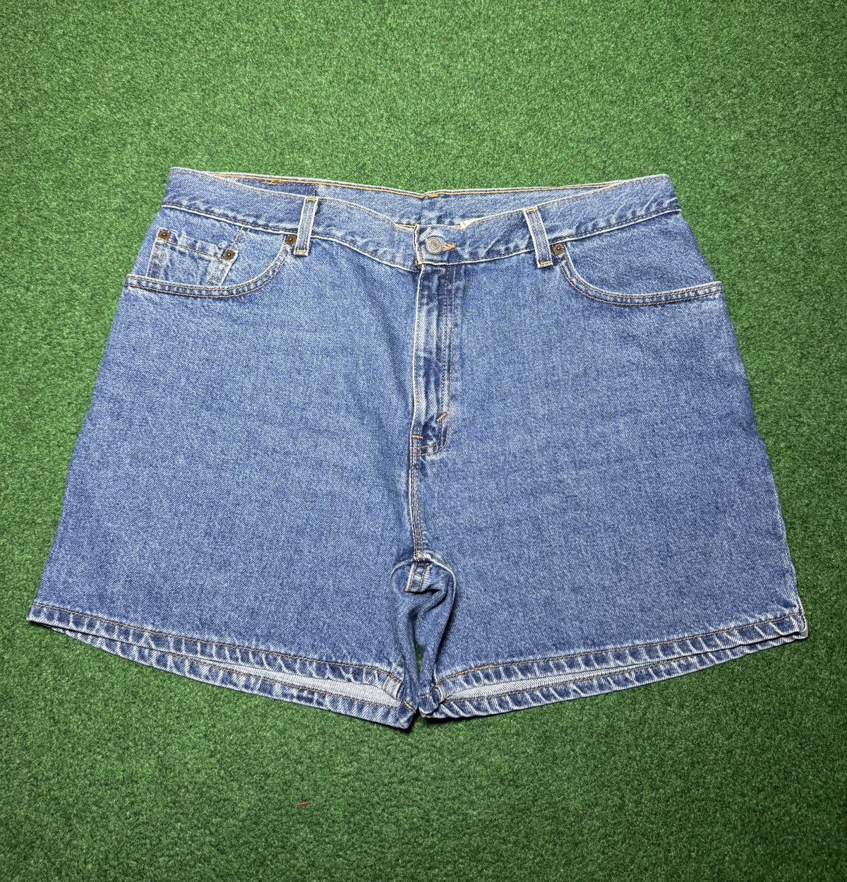 Levi's Vintage Clothing Vintage 90s Levi’s Guys Fit 38 Waist 6” Denim Shorts Size 38" / US 16 / IT 52 - 3 Thumbnail