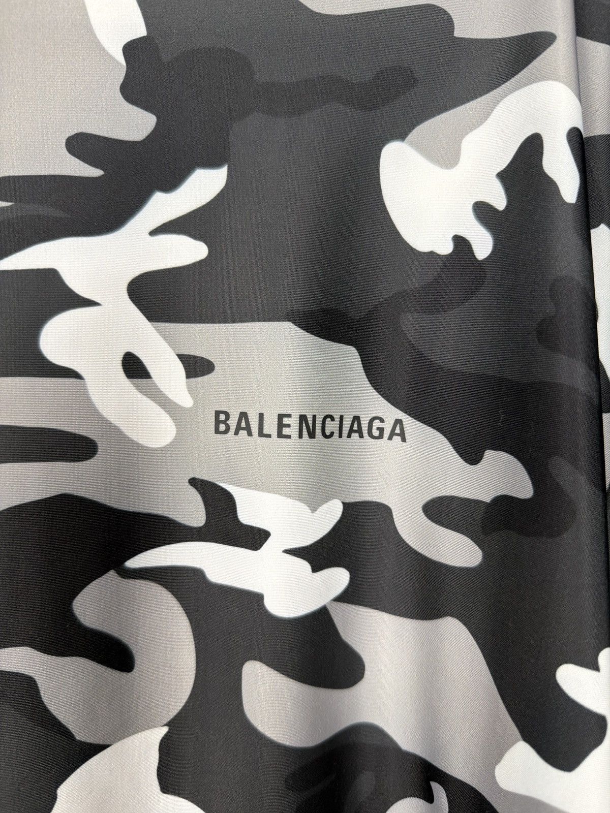 Balenciaga Balenciaga Swimwear Camo Shell Tee Size US S / EU 44-46 / 1 - 2 Thumbnail
