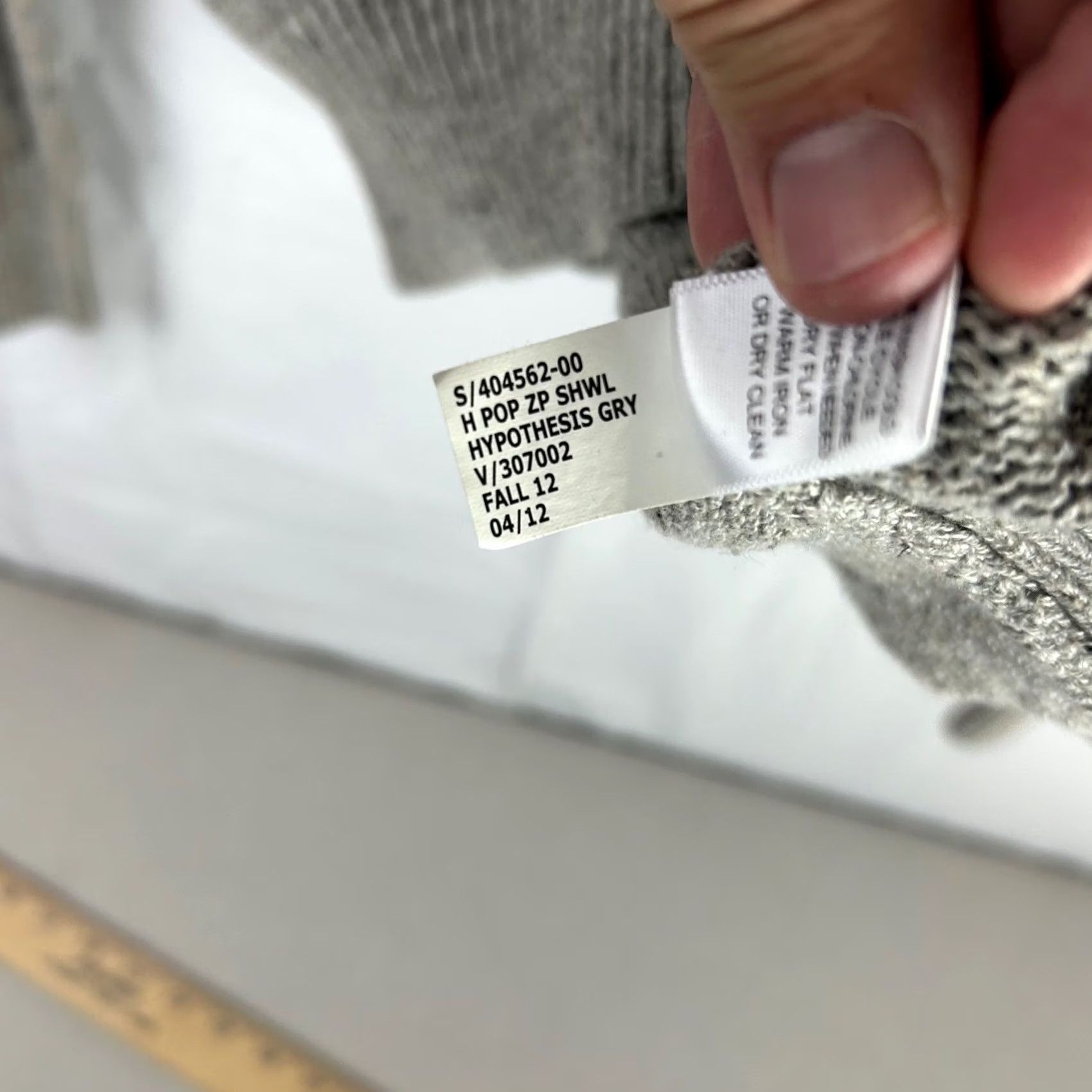 Banana Republic Banana Republic Heritage Mens Gray Speckled 1/4 Zip Sweater Size S 100 Cotton Size US S / EU 44-46 / 1 - 7 Thumbnail