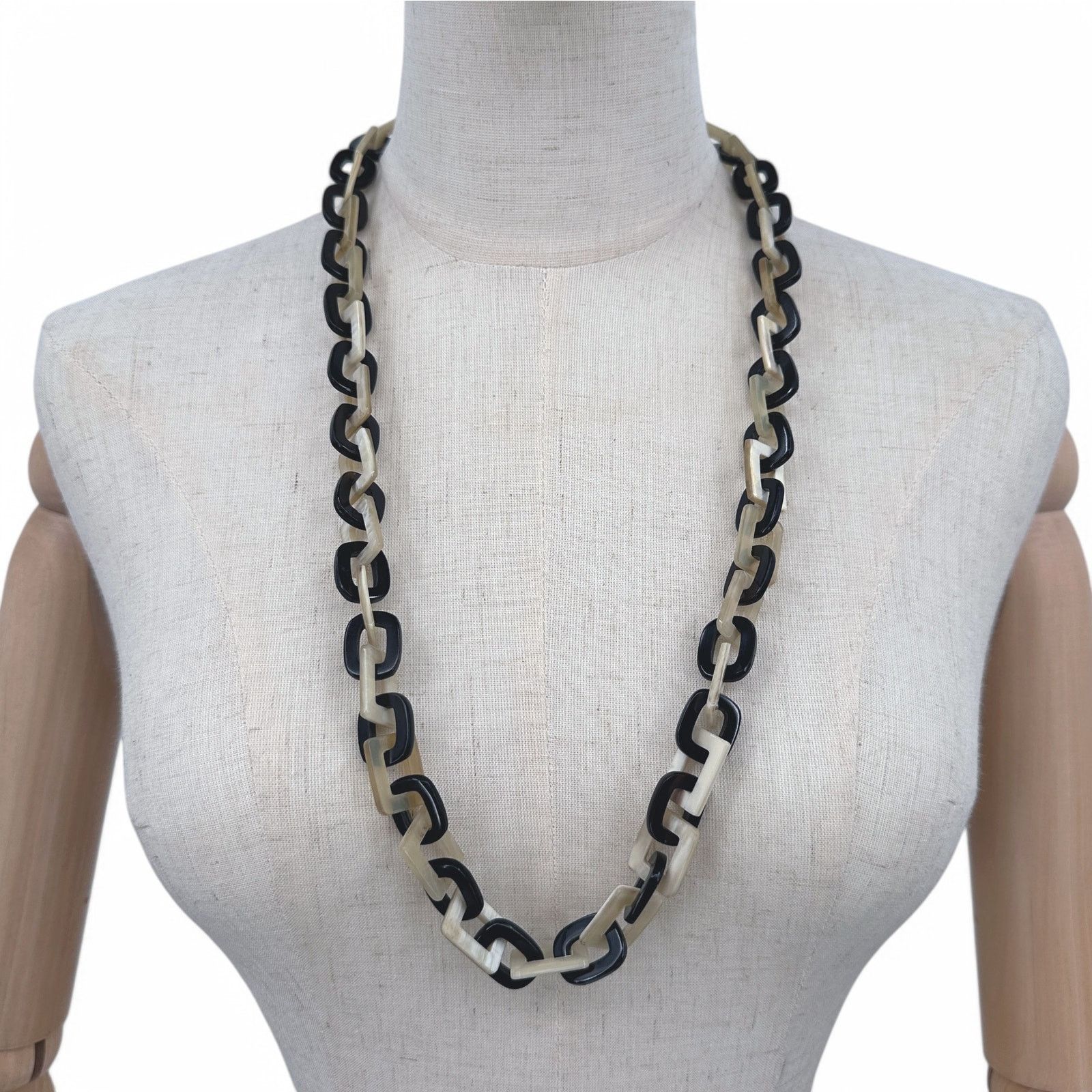 J.Crew J Crew Acrylic Link Long Necklace Black and Beige Statement Size ONE SIZE - 9 Thumbnail