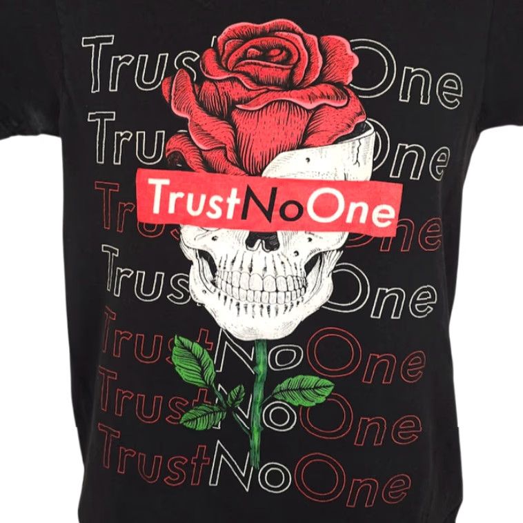 Vintage Trust No One T Shirt Mens Size Small Black Skull Roses Skeleton Shirt Size US XL / EU 56 / 4 - 2 Thumbnail