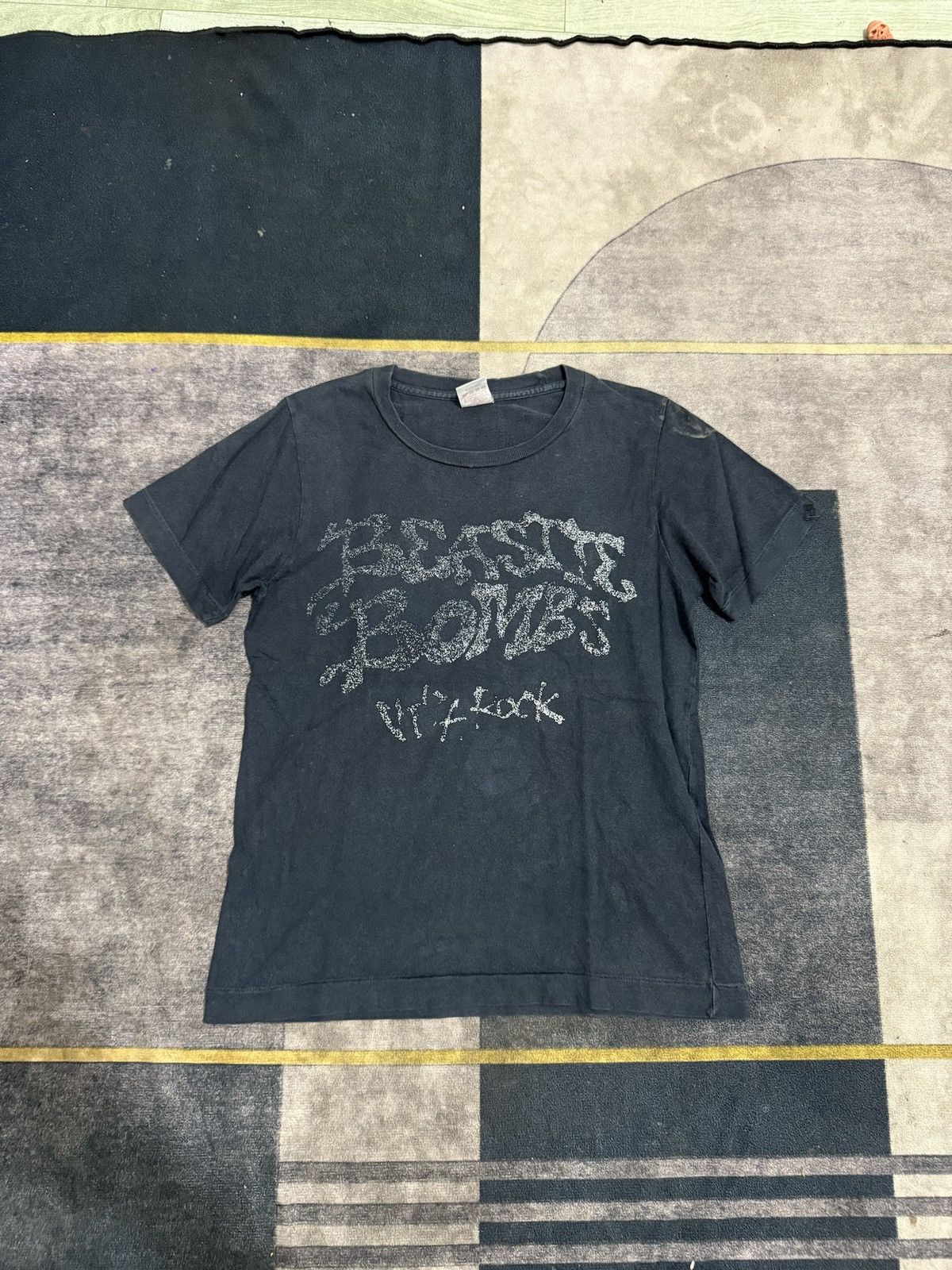 Band Tees BEASTIE BOMBS ROCK BAND TEES TSHIRT Size US M / EU 48-50 / 2 - 3 Thumbnail