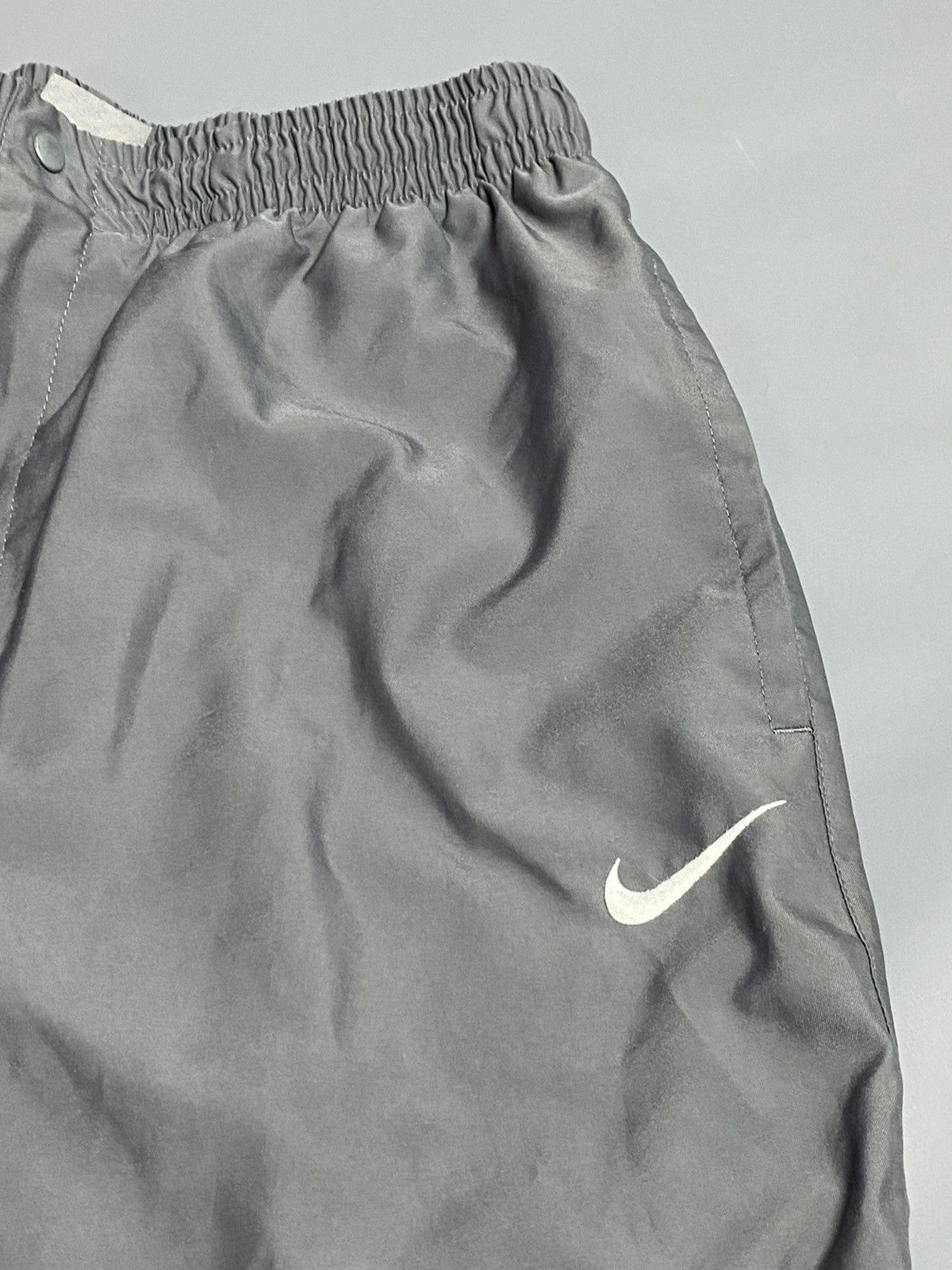 Vintage Vintage Nike MMIV 04 Gray Nylon Polyester Track Pants Size L Size US 36 / EU 52 - 8 Thumbnail