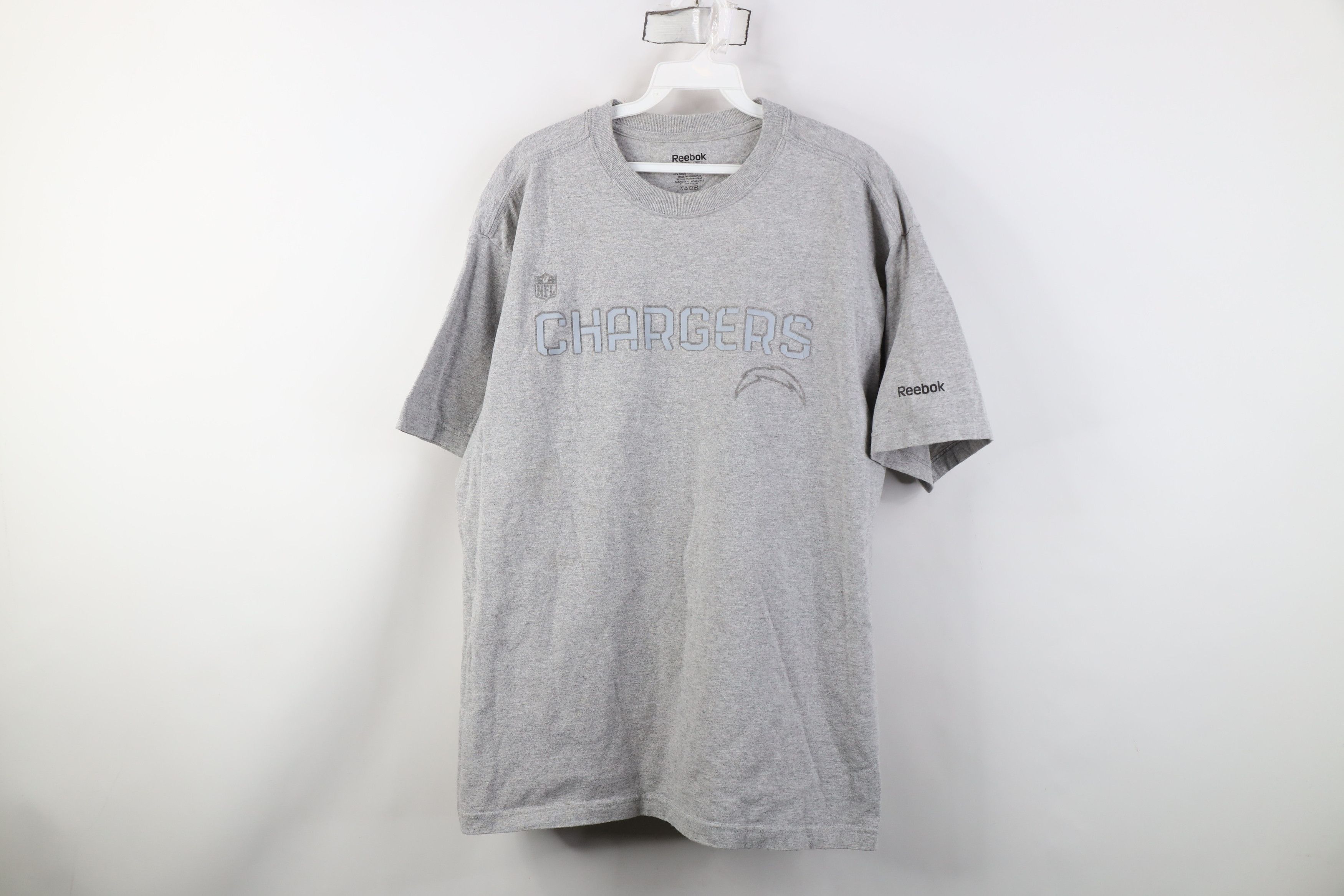 Reebok Vintage Y2K Reebok Los Angeles Chargers Football T-Shirt Size US L / EU 52-54 / 3 - 1 Thumbnail
