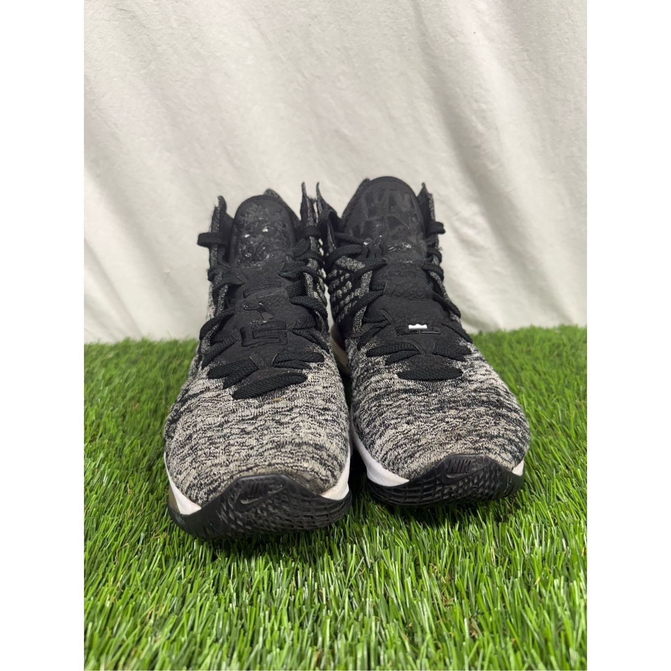 Nike Size 8.5 NIKE LEBRON 17 BLACK WHITE MEN'S BASKETBALL SHOES Size US 8.5 / EU 41-42 - 2 Thumbnail