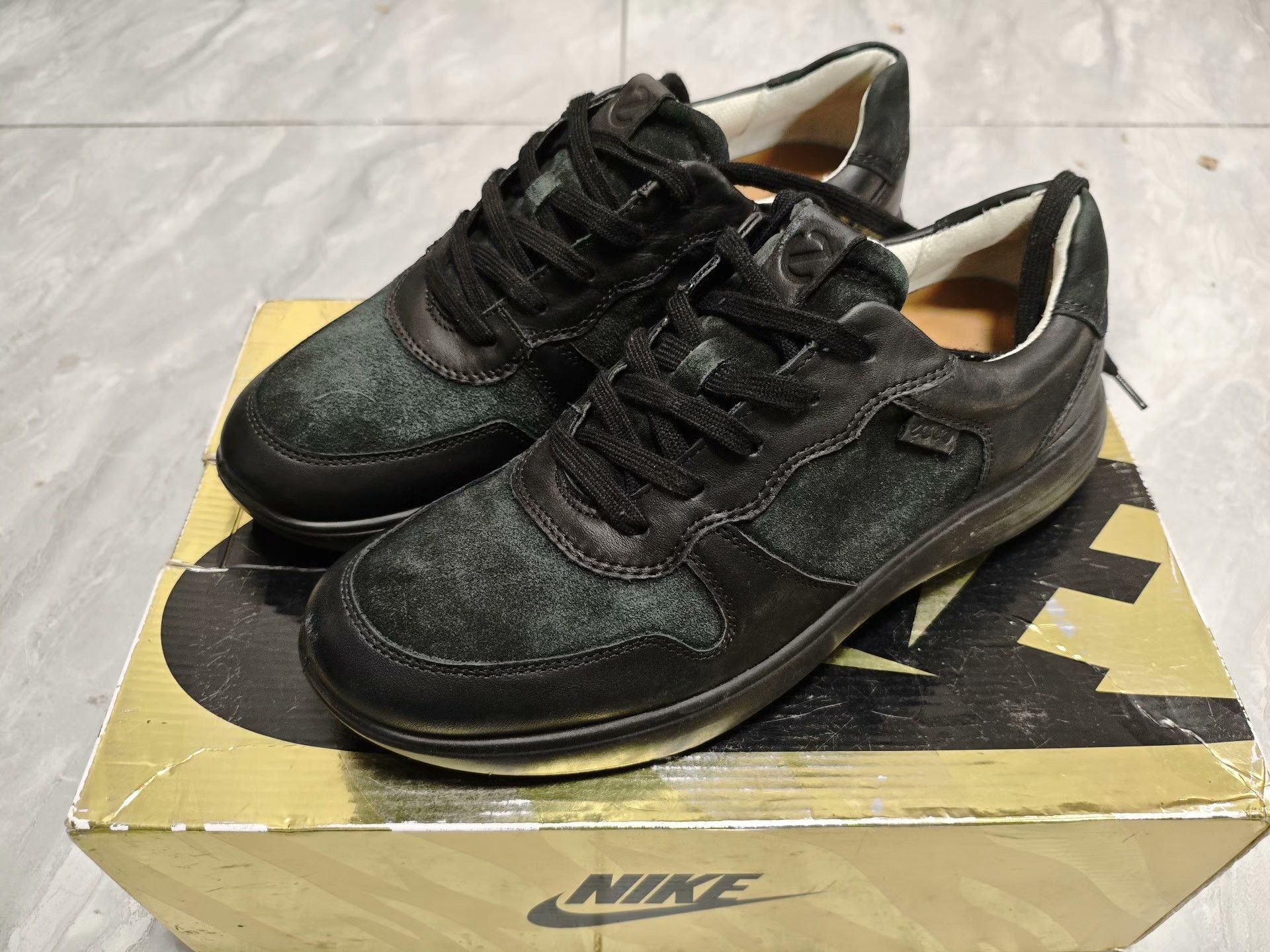 Ecco ECCO Casual Lowtop Sneakers 9 Men Size US 9 / EU 42 - 1 Thumbnail