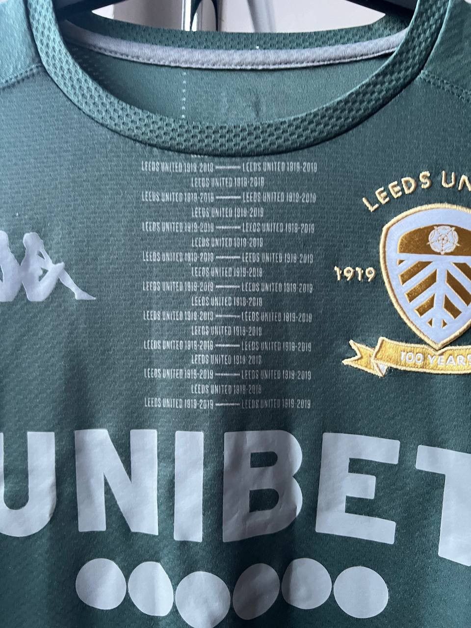 Kappa 2019/20 LEEDS UNITED TRAINING SOCCER JERSEY FOOTBALL SHIRT M Size US M / EU 48-50 / 2 - 6 Thumbnail