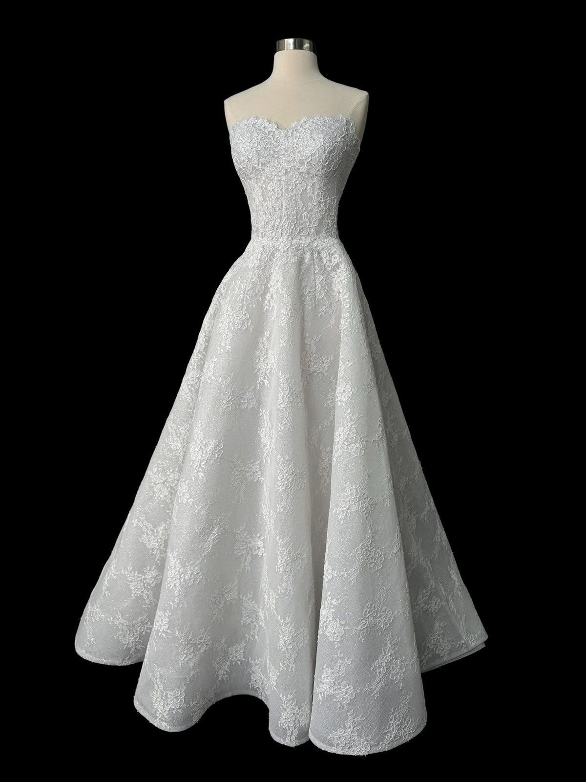 Other Preloved US 6-8 Anna Augusta French corded lace Bridal Gown Size M / US 6-8 / IT 42-44 - 1 Thumbnail