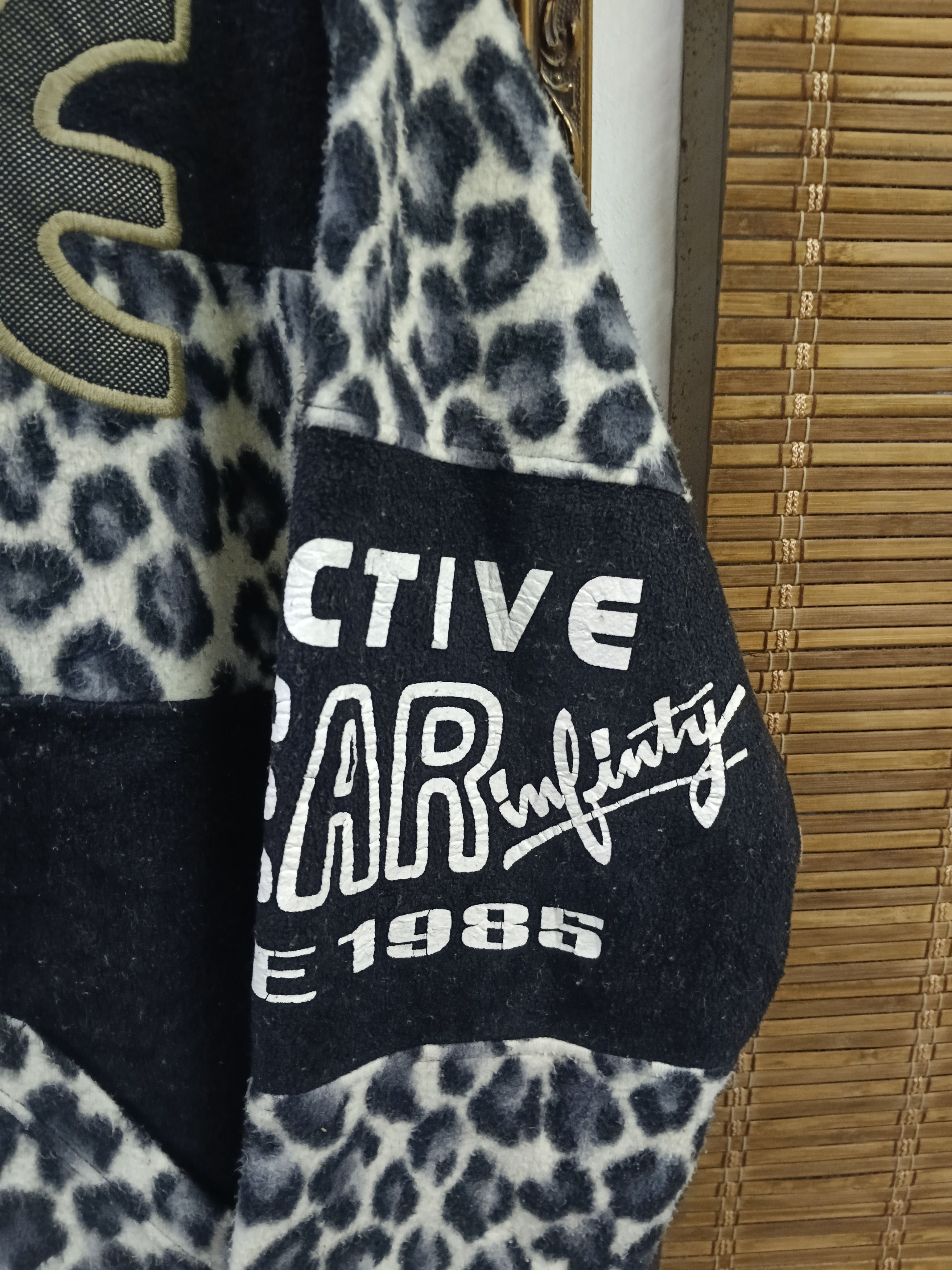 Japanese Brand ACTIVE INFINITY GEAR SPELLOUT LEOPARD FULLPRINT FLEECE Size US XL / EU 56 / 4 - 4 Thumbnail